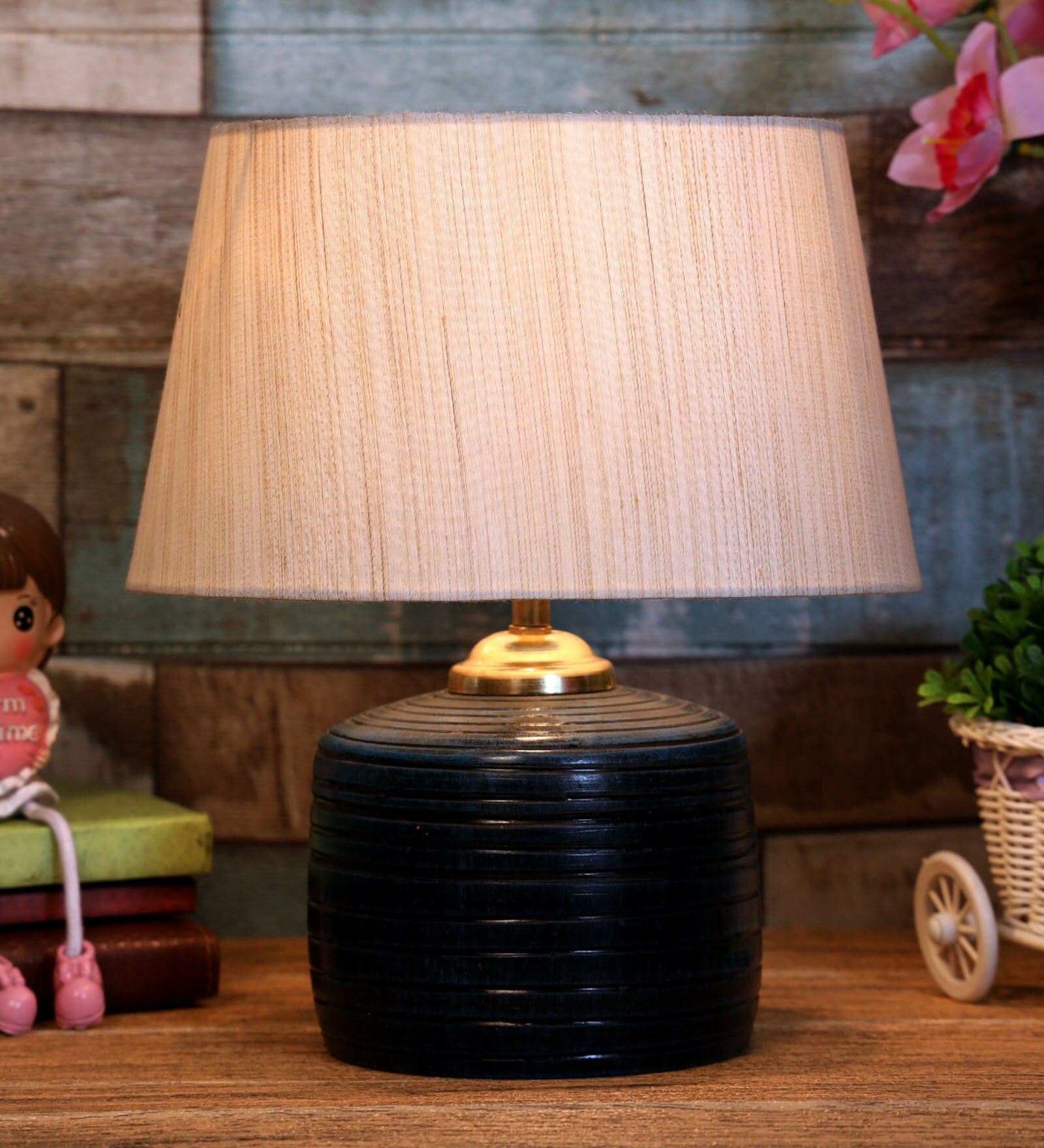 Beige Shade Table Lamp With Terracotta Base
