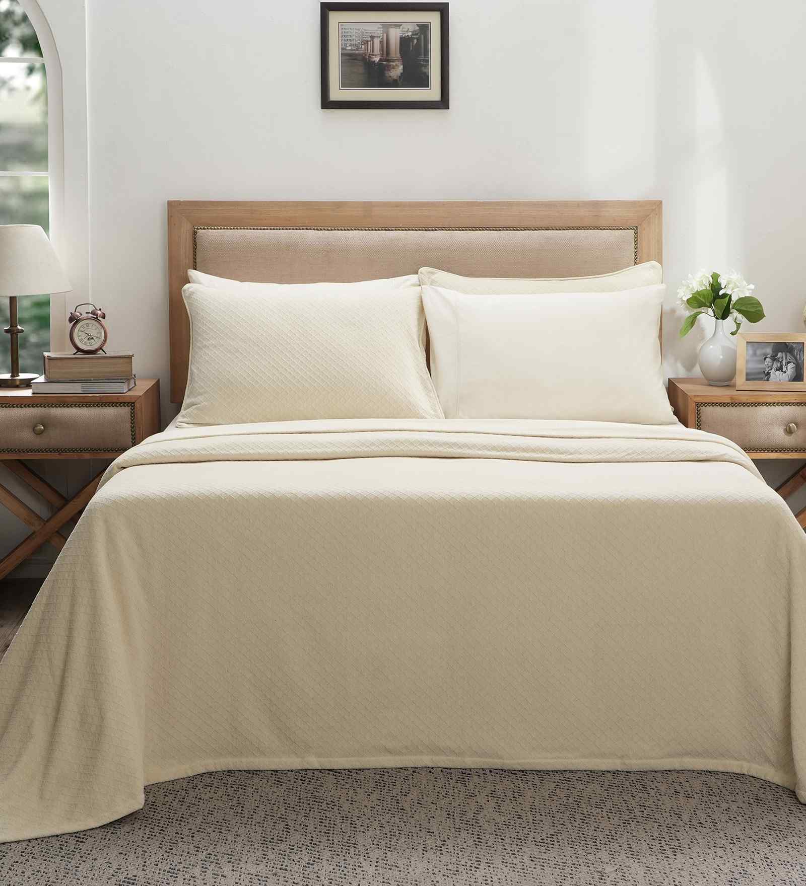Beige Solid TC 256 Cotton Double Bed Bedcover