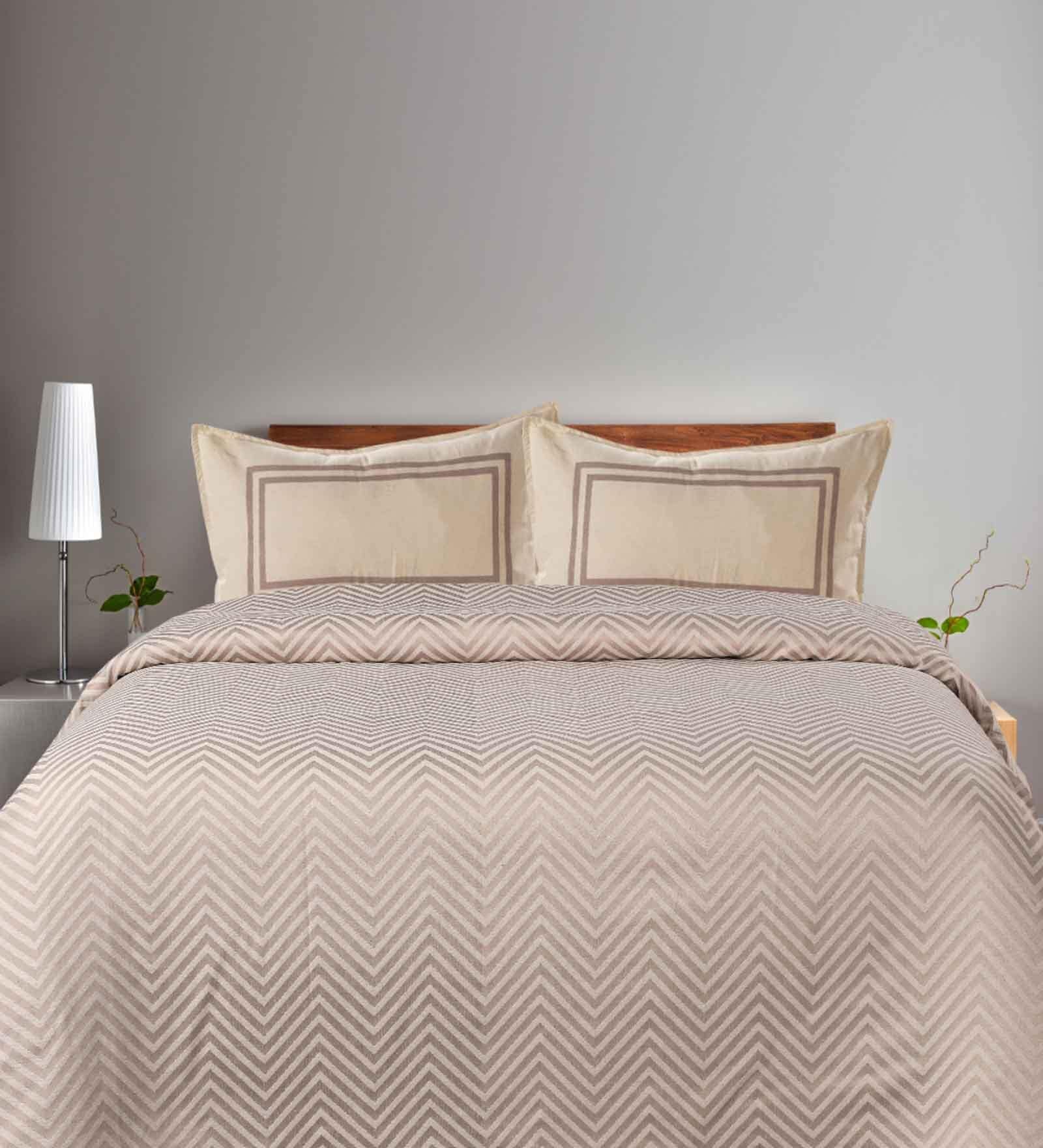 Beige Geometric 144 TC 100% Cotton King Sized Bed Sheets with 2 Pillow Covers