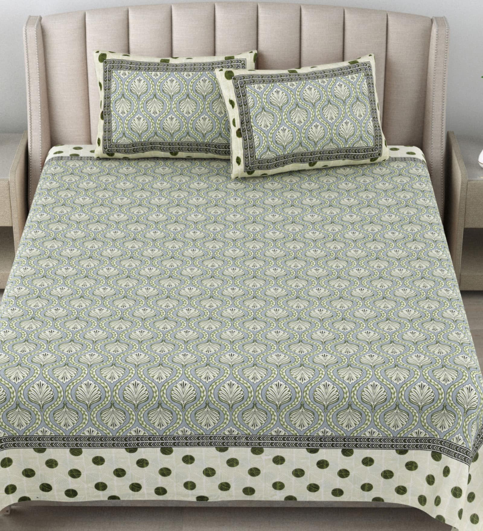 Beige Traditional 180 TC Cotton Printed Bedsheet With Two Pillow Covers For Queen Bed (Wildlife Printed ,Beige ,153 GSM) Beige Traditional 180 TC Cotton Printed Bedsheet With Two Pillow Covers For Queen Bed (Wildlife Printed ,Beige ,153 GSM)