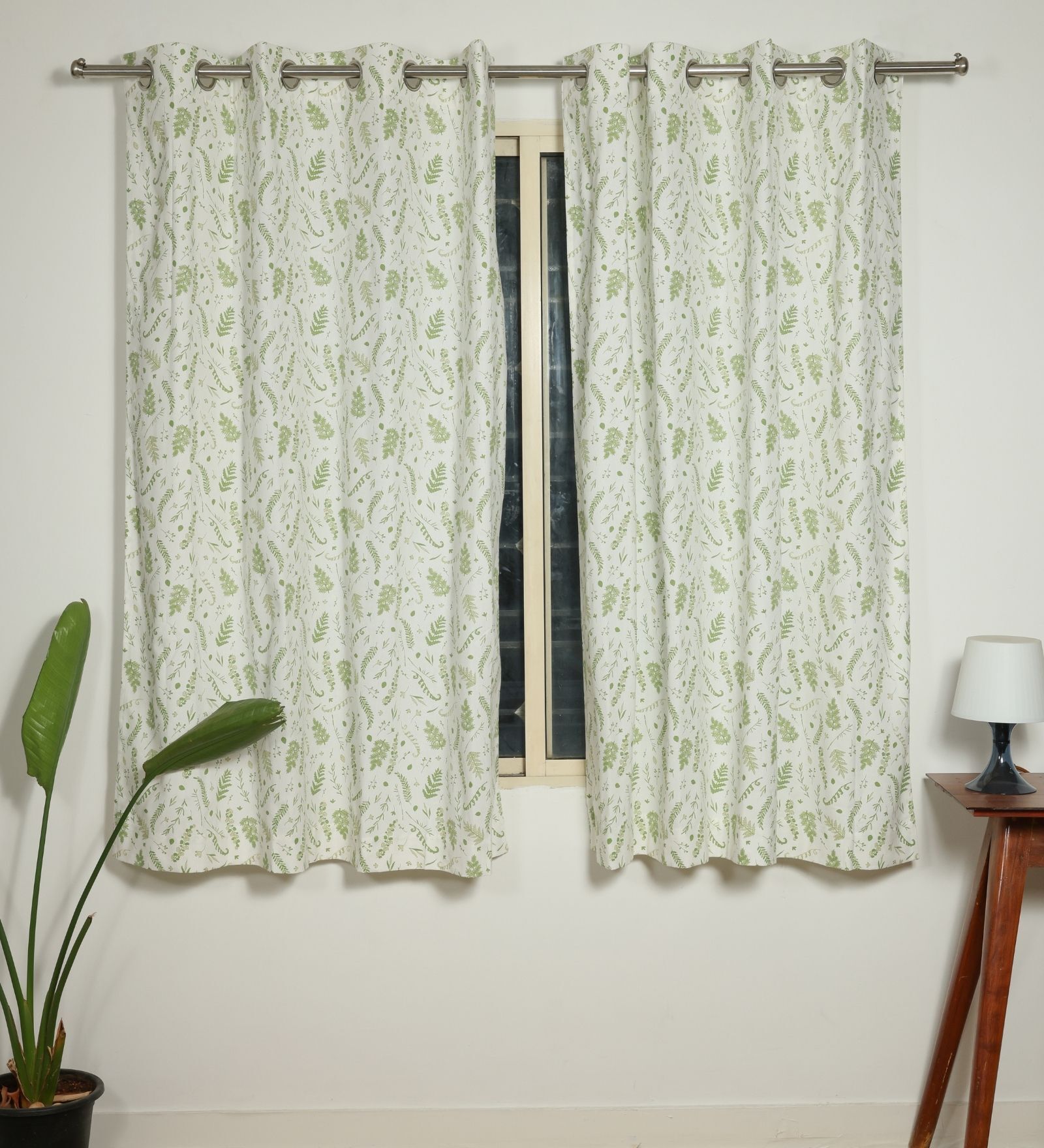 Bern Green Cotton 230 GSM  Floral 5 Feet Room Darkening Eyelet Window Curtains (2 Pc)