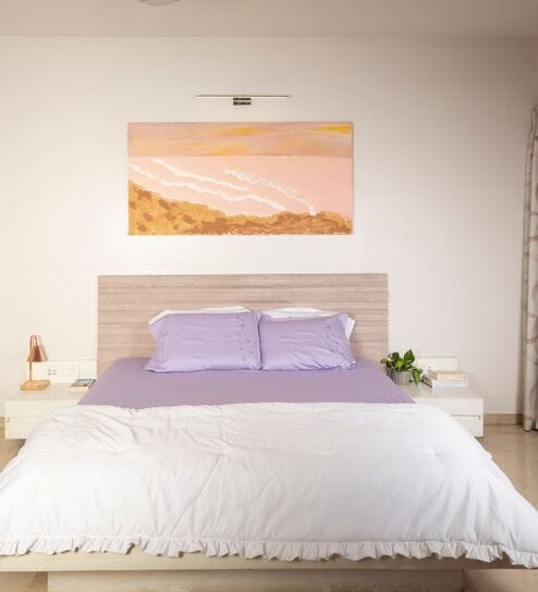 Lilac 300 Tc Cotton Bedsheet Set With 1 Bedsheet & 2 Pillow Covers