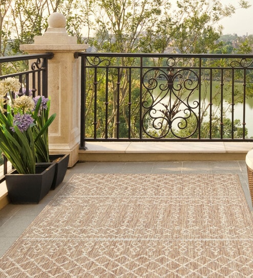 Beige Geometric Polypropylene 5 ft x 7 ft Machine Made Carpet