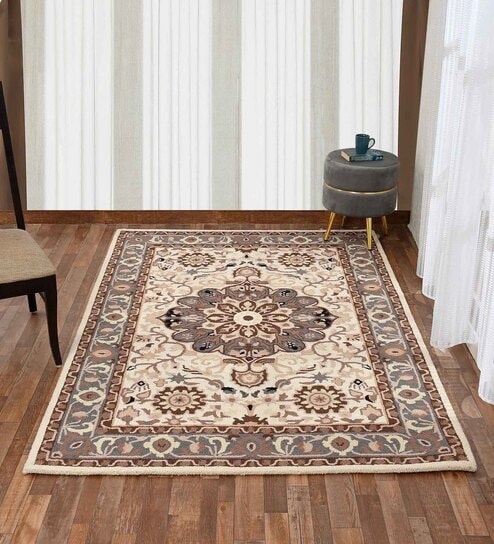Beige Traditional Wool 6 ft x 9 ft Hand Tufted Carpet