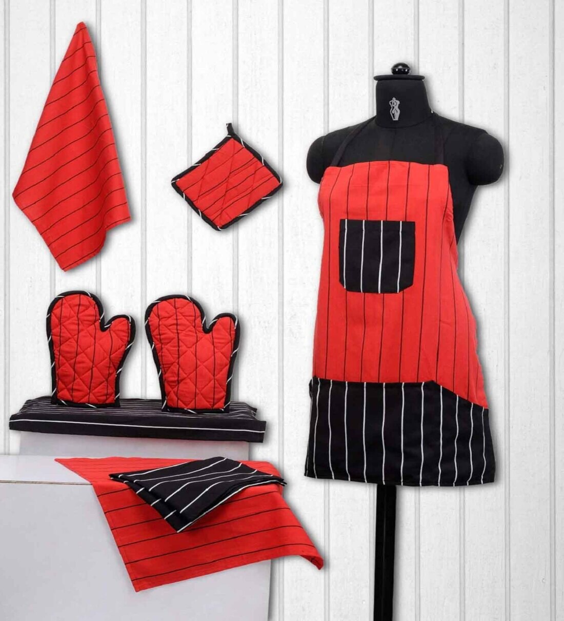 Buy Black and Red Cotton Kitchen Linen Set (8 Pieces) by Swayam Online Kitchen Linen Set