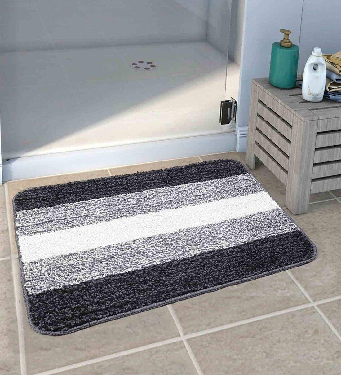 Buy Black Geometric Microfibre 28x20 Inches Max Absorbant Bath Mat (Set