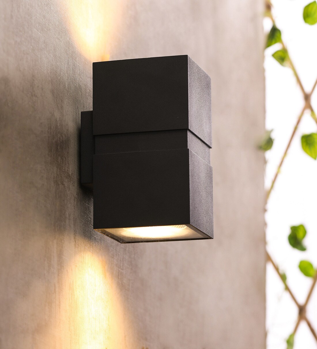 Buy Black Metal Outdoor Wall Light by Jainsons Emporio Online Outdoor