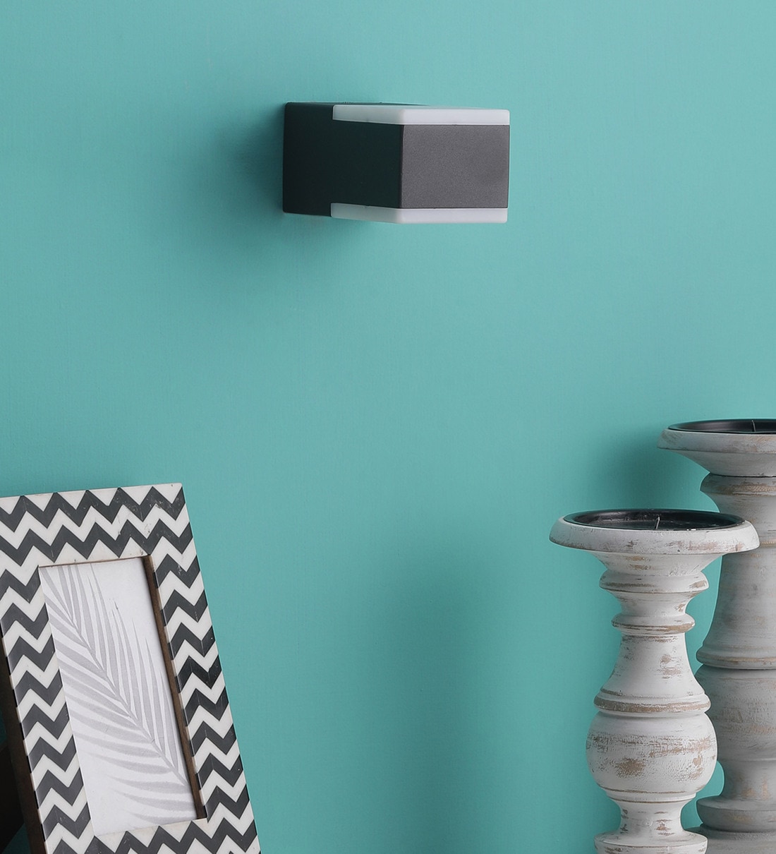 Buy Black Metal Wall Light By Eliante By Jainsons Lights Online Mid