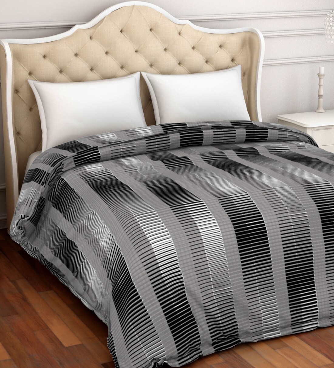 welspun double bed reversible quilt