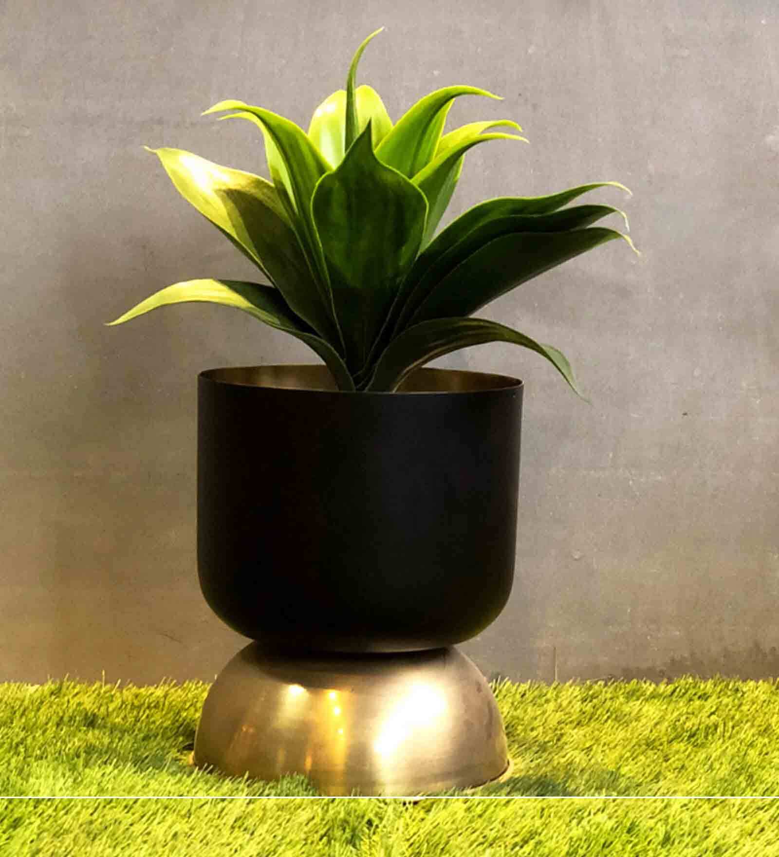 Black & Antique Brass Iron Totem Small Planter