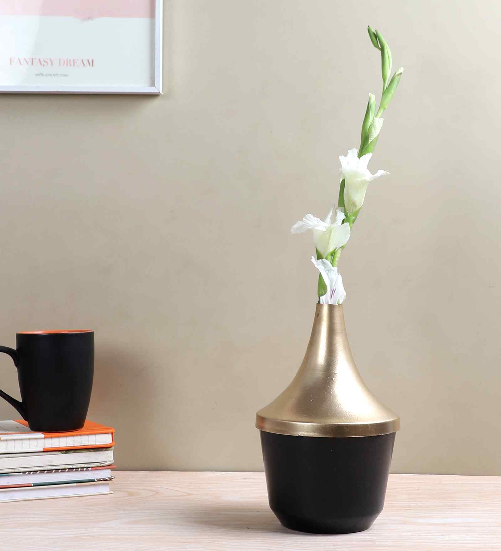 Black & Gold Flower Pot