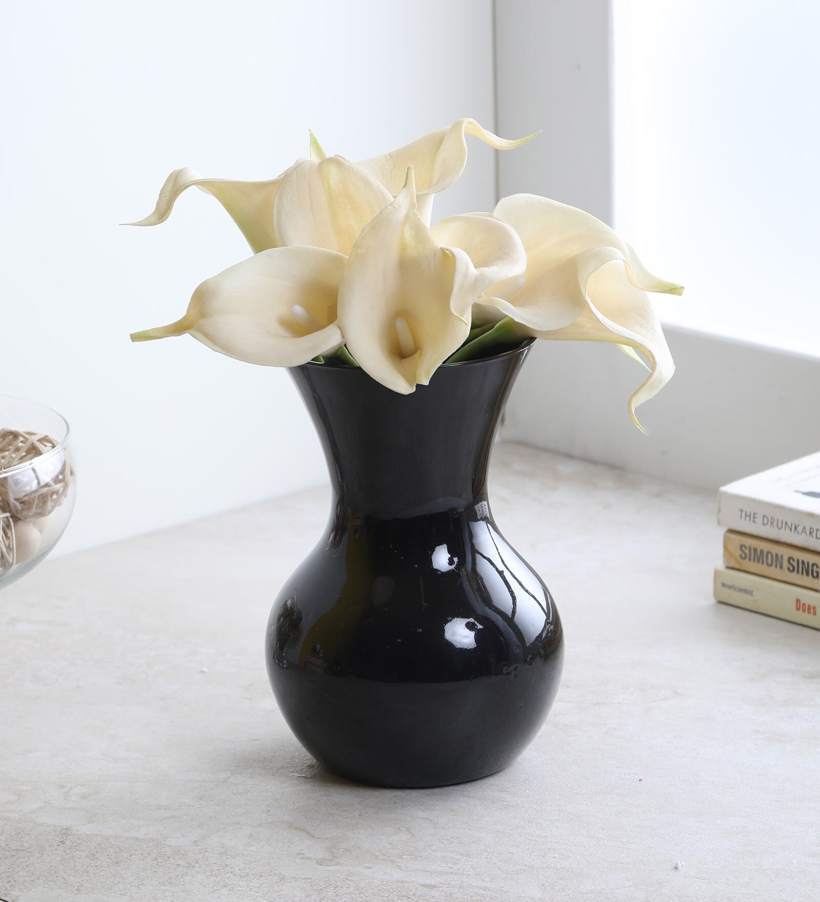 Black Acrylic Sweetheart Vase
