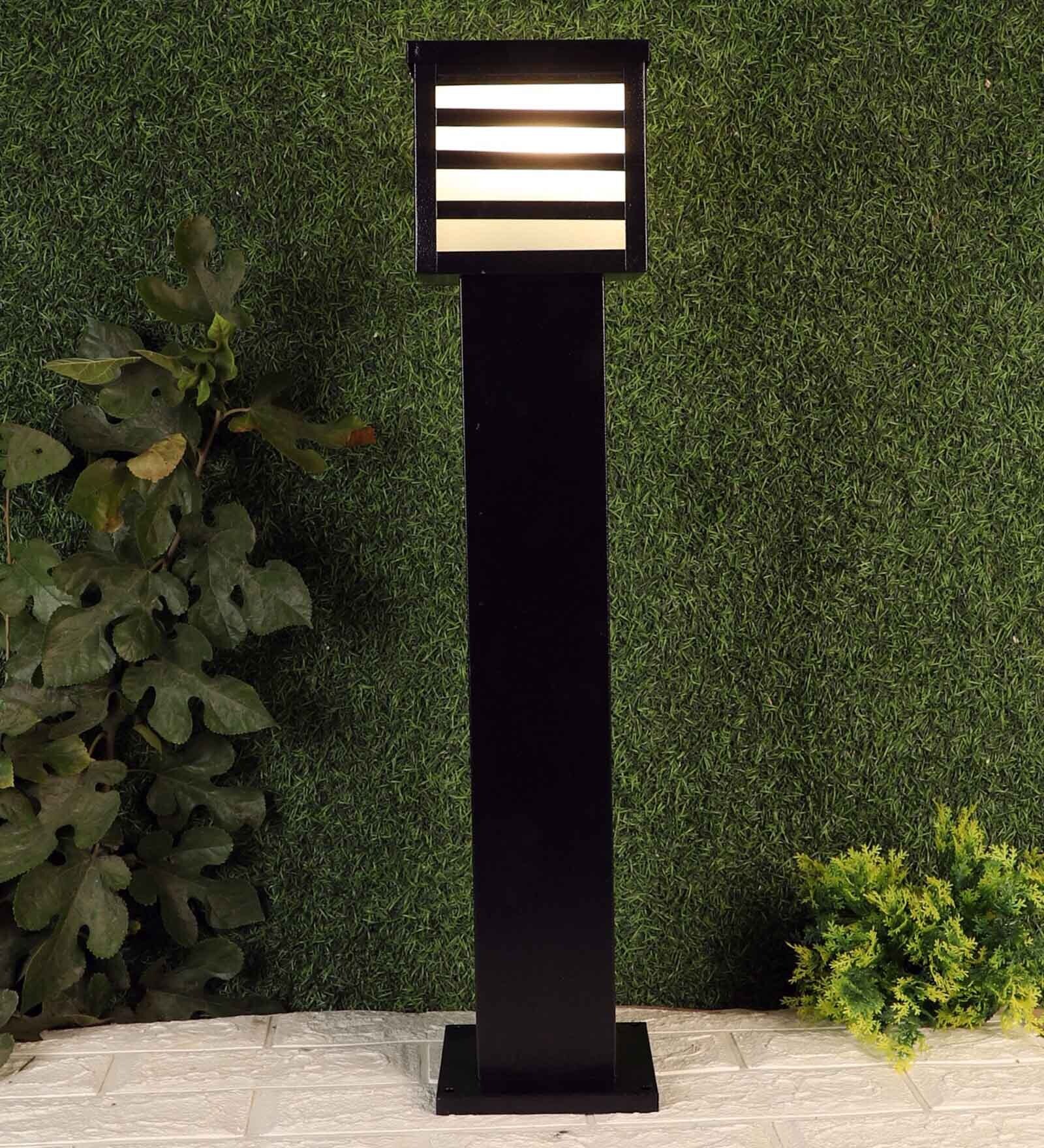 Noe Black Iron Garden Light