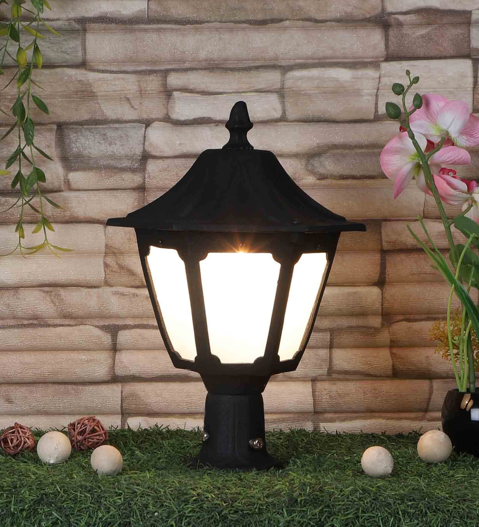 Kalvos Black Aluminium Gate Light