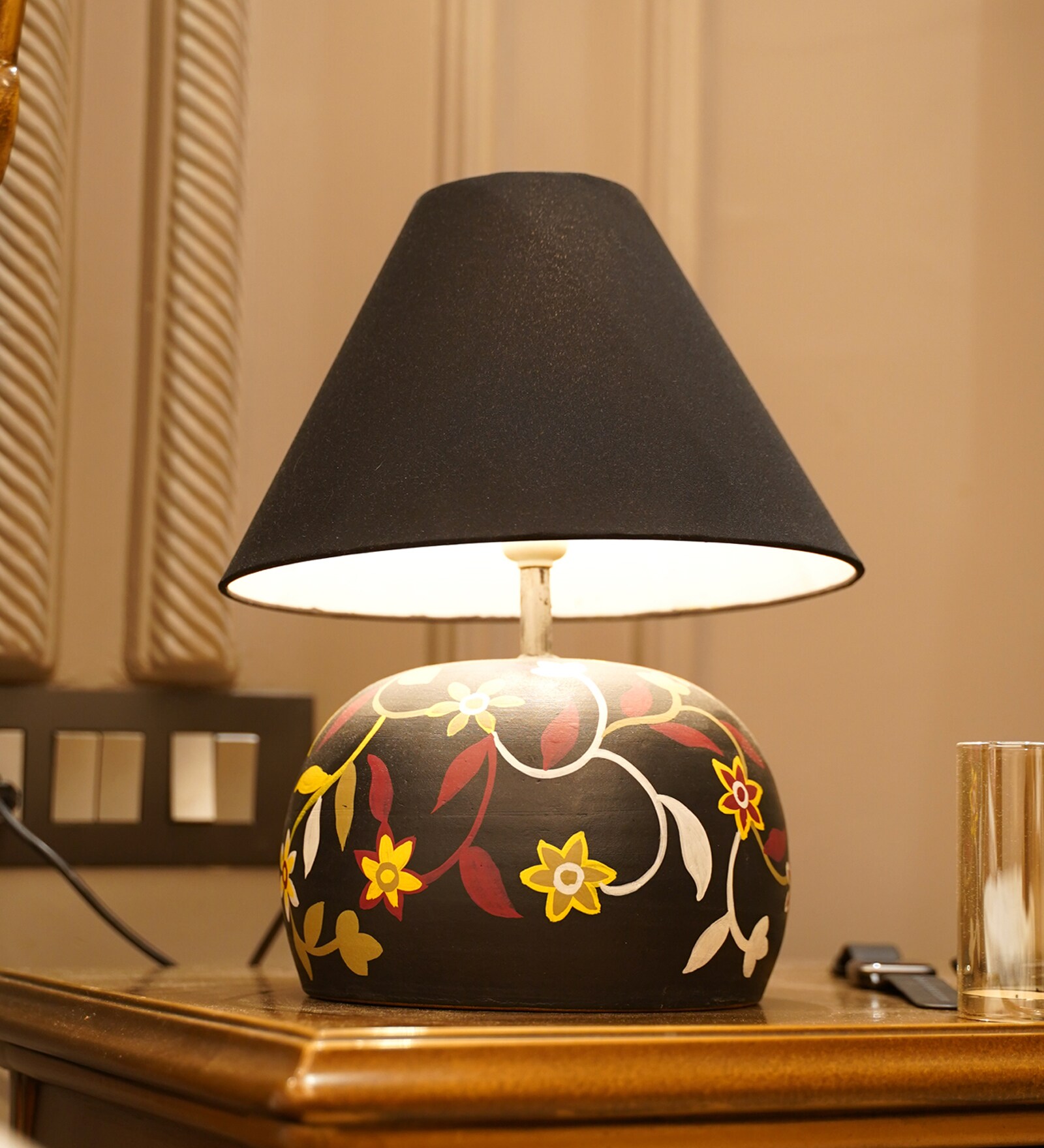 Black Beaurty Hand Crafted Designer Table Lamp Black Beaurty Hand Crafted Designer Table Lamp