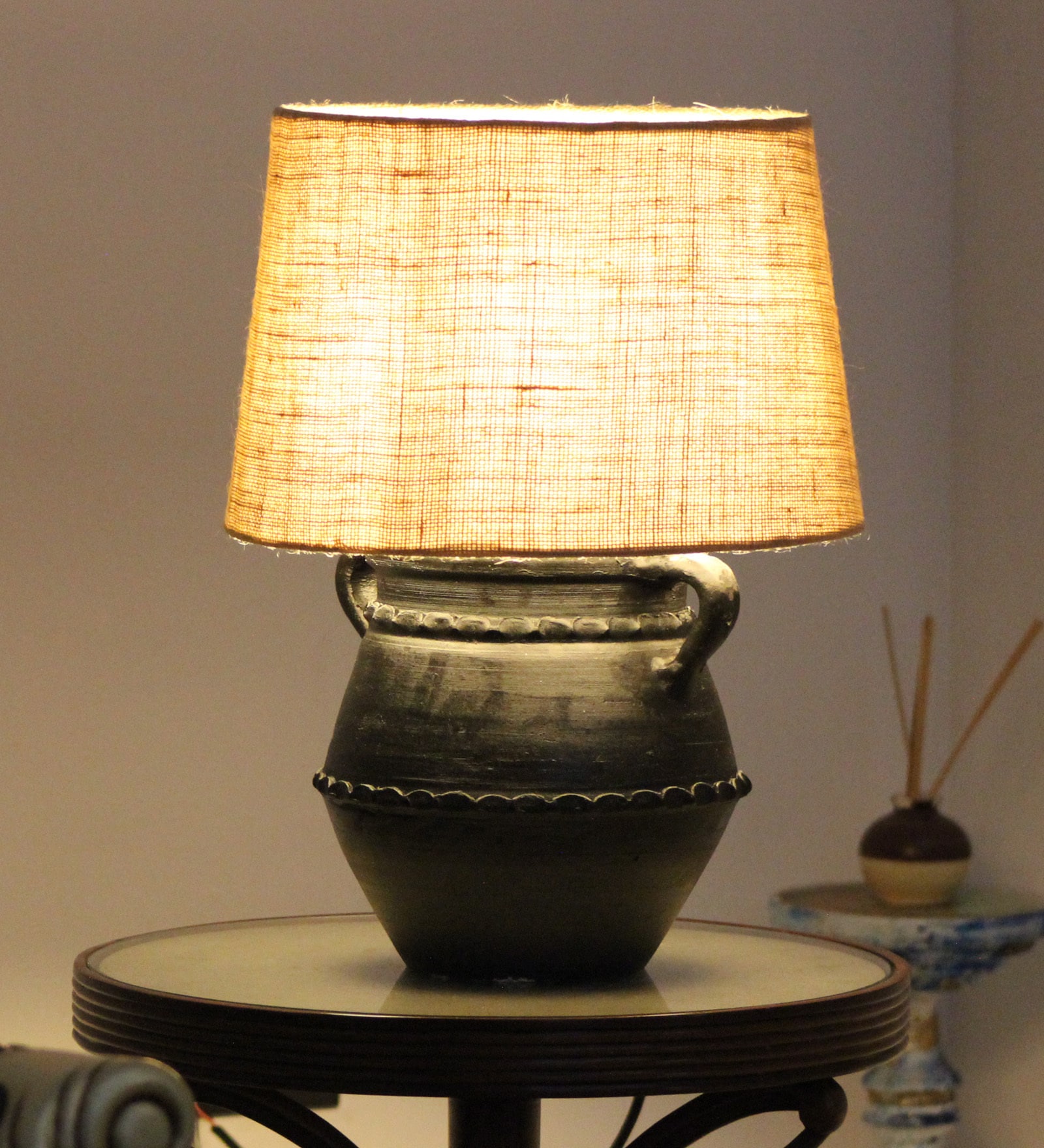 Black Diamond antuque Terracotta Table Lamp