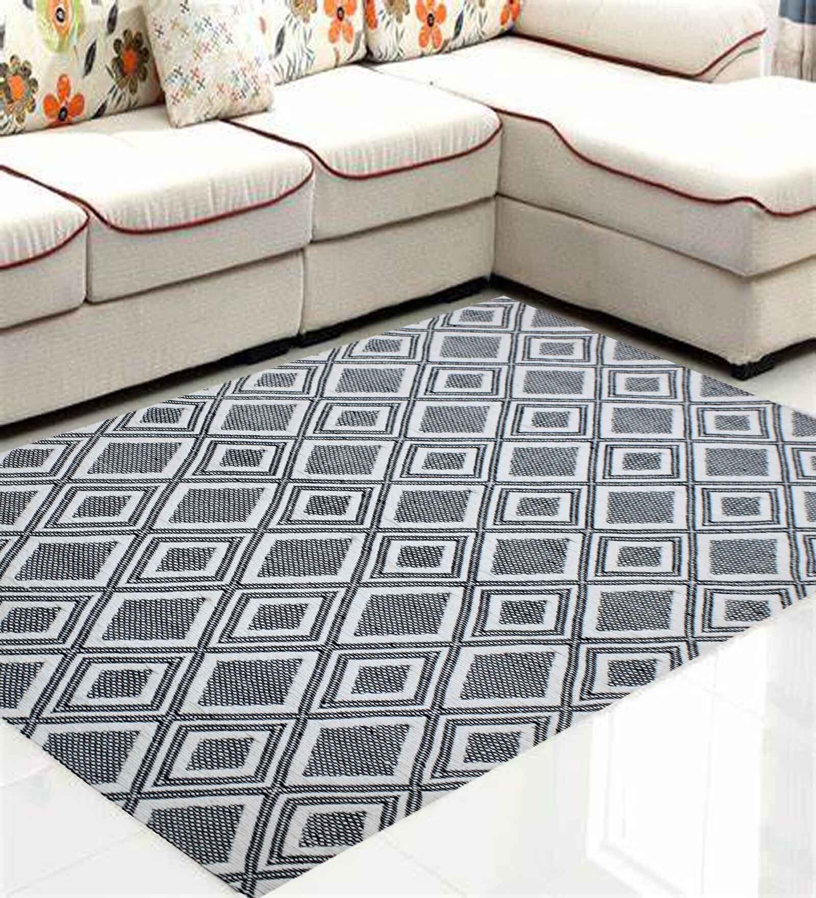Black Geometric Wool 5 x 7 Feet Hand Woven Carpet