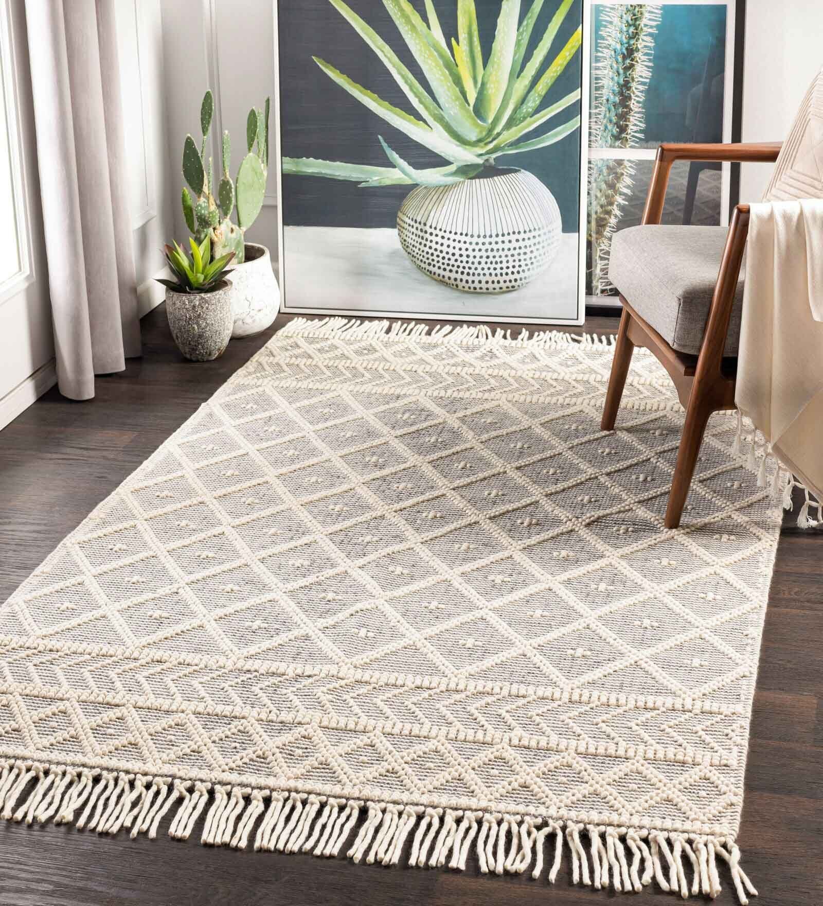 Off White Geometrical Wool 8 ft x 10 ft Hand Woven Carpet