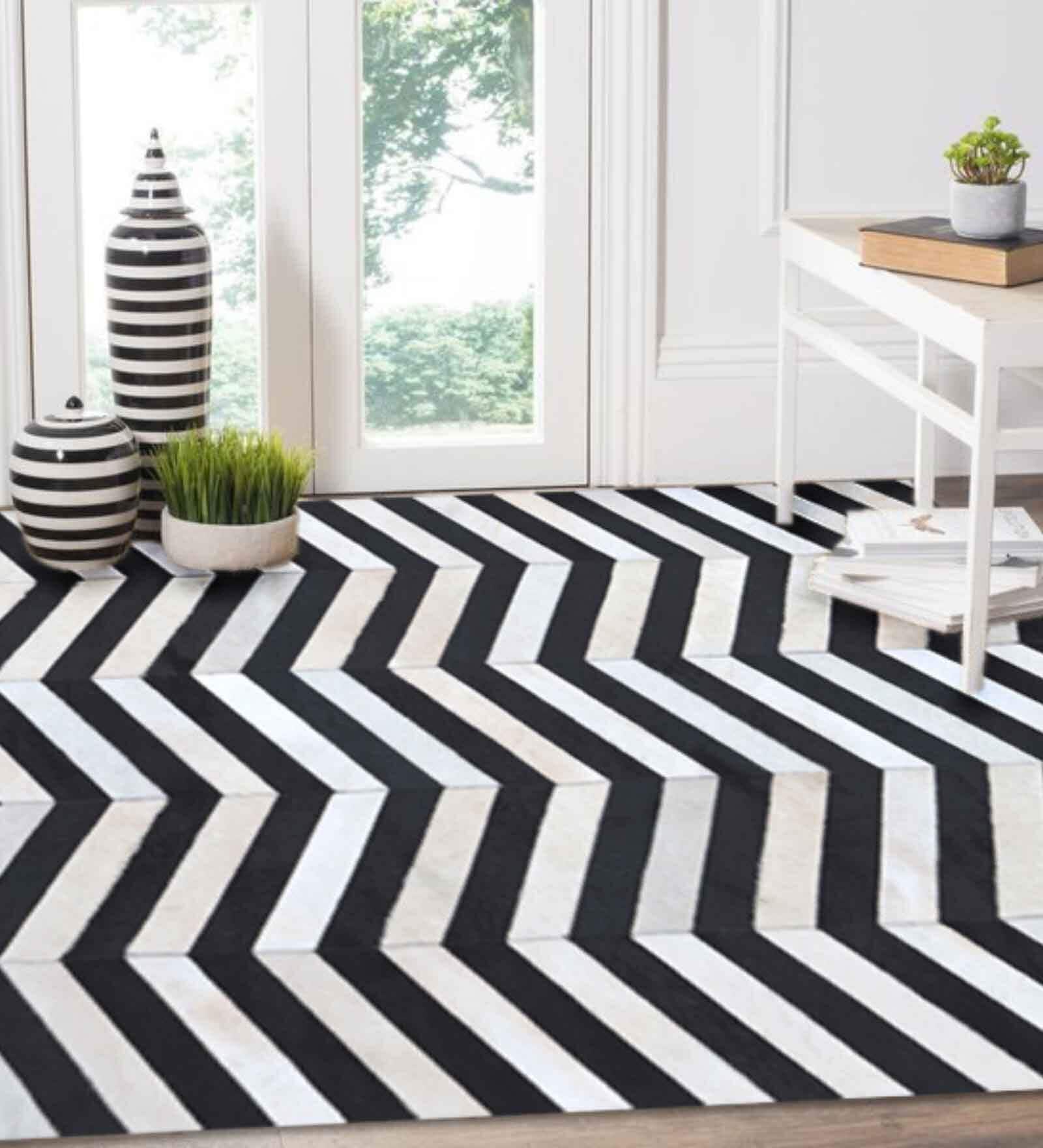 Black Hair On Leather Chevron Hand Woven 5ftX7ft Carpet