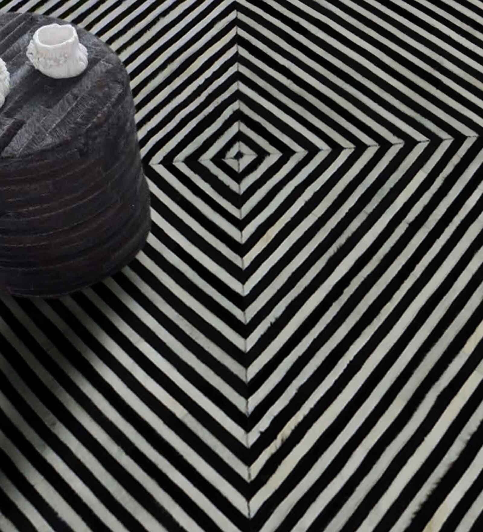 Black Hair On Leather Geometrical Hand Woven 4X6ft   Carpet