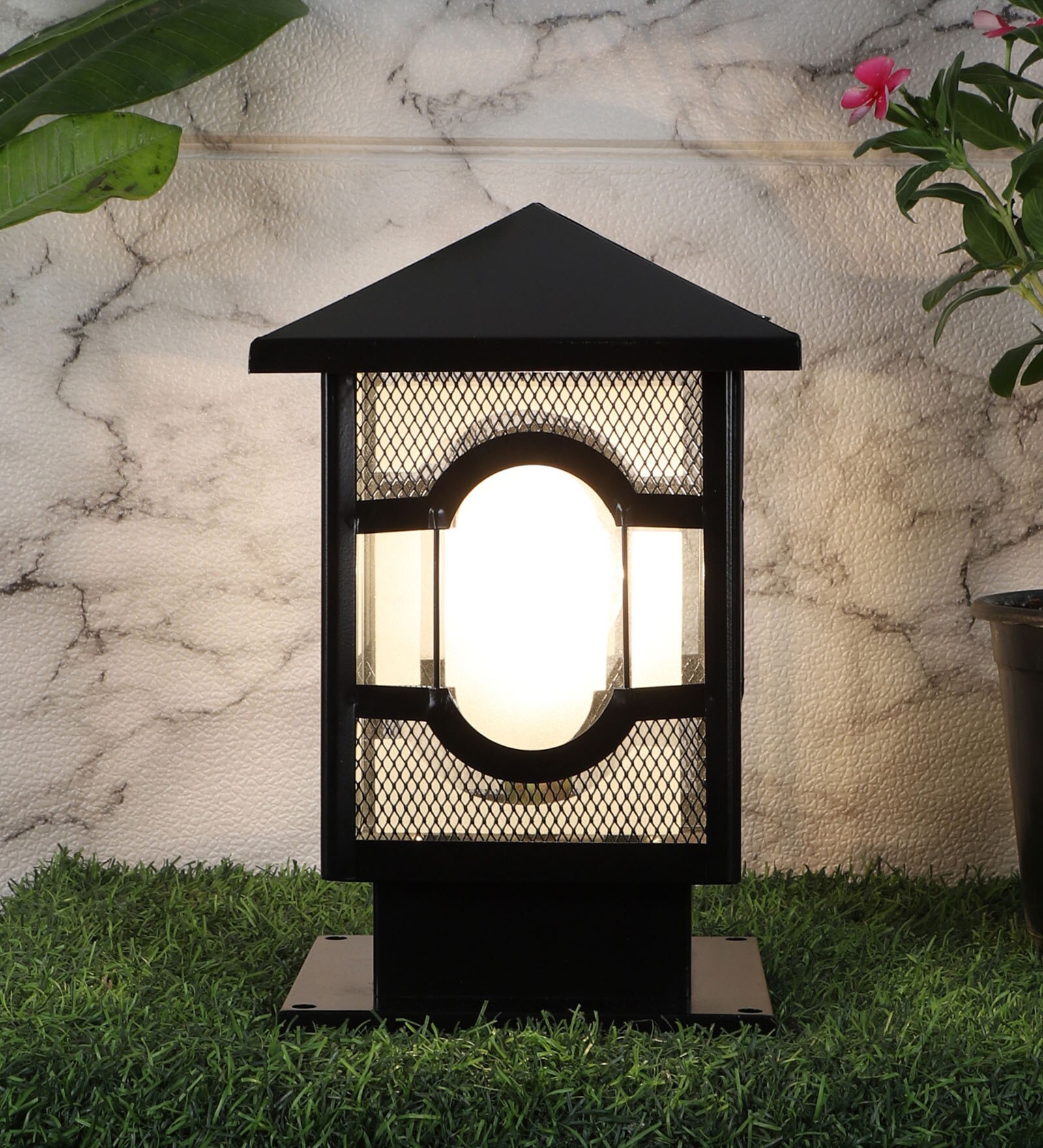 Tesla Black Iron Gate Light