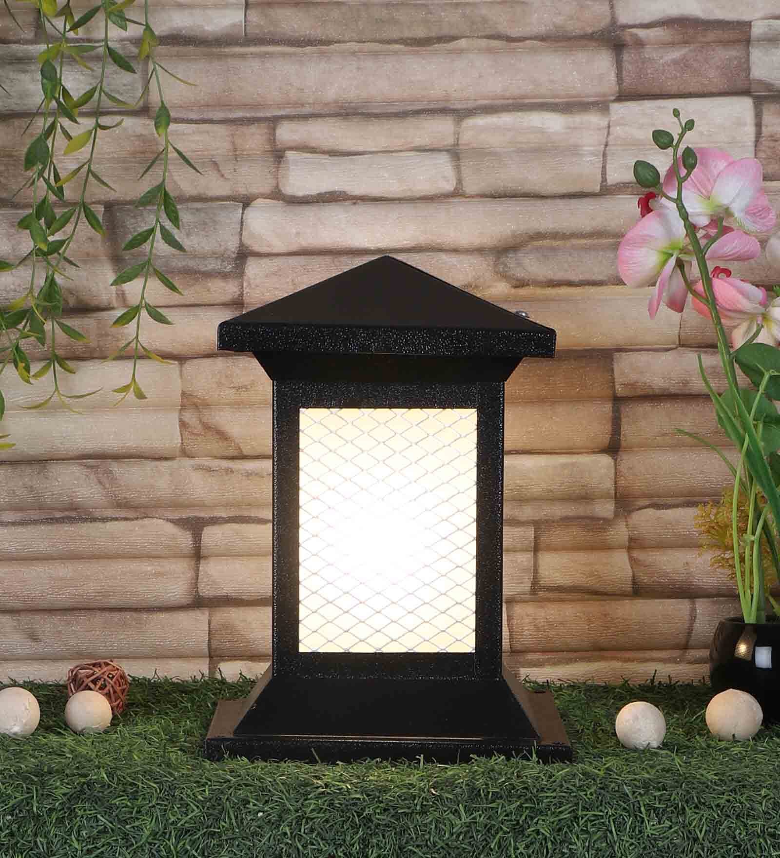 Black Iron Gate Light