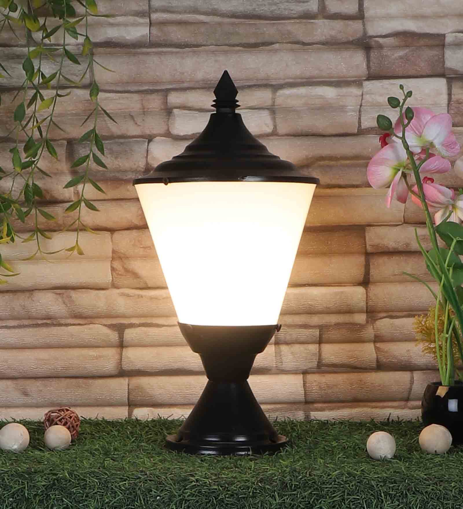 Kiera Black Iron Gate Light