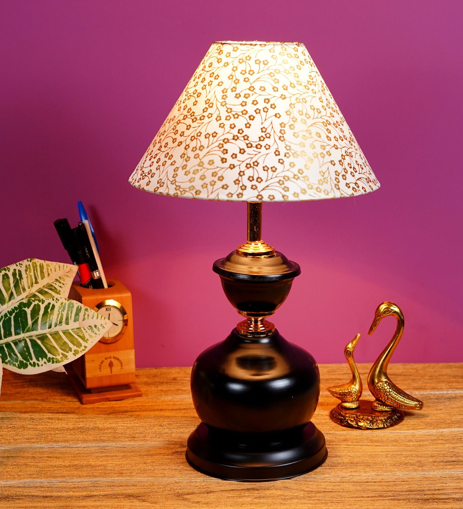 Black Metal & Cotton Beige & Gold Colour Table Lamp