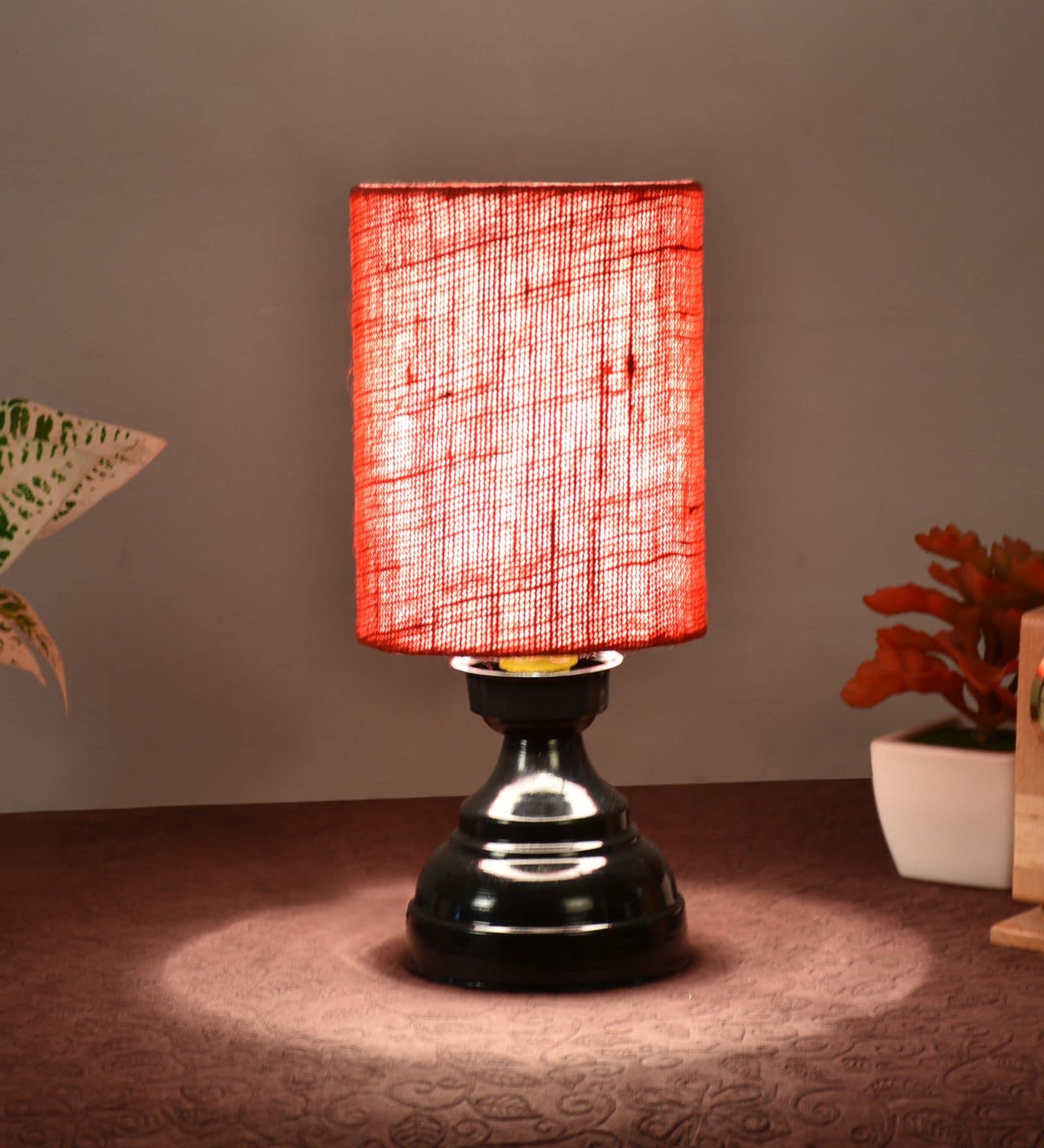 Black Metal & Natural Fiber Red Colour Table Lamp Black Metal & Natural Fiber Red Colour Table Lamp