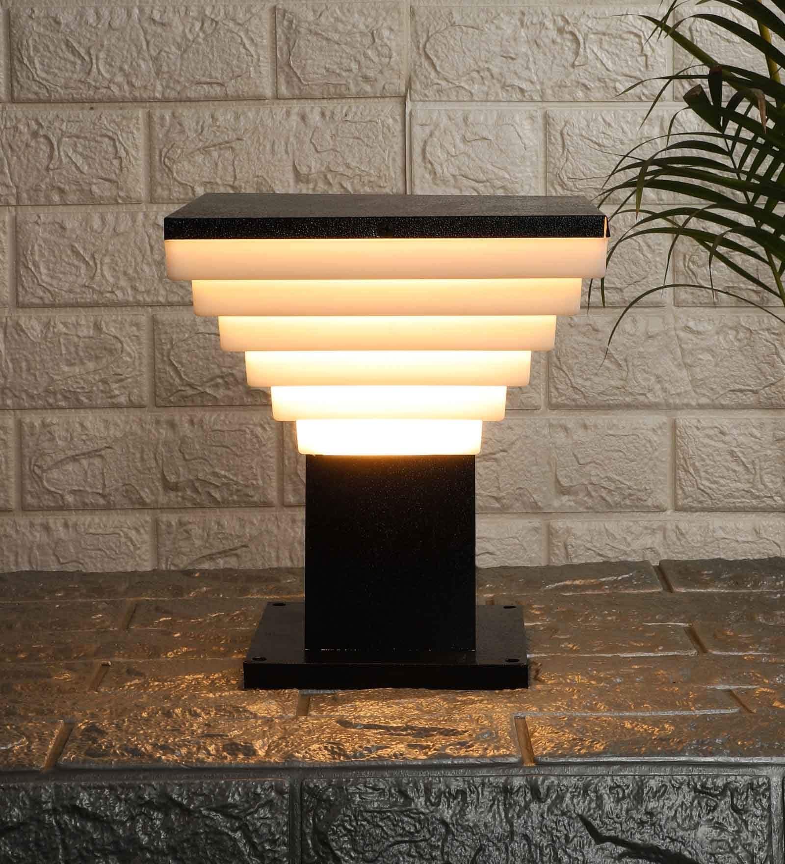 Novel Black Metal Gate Light