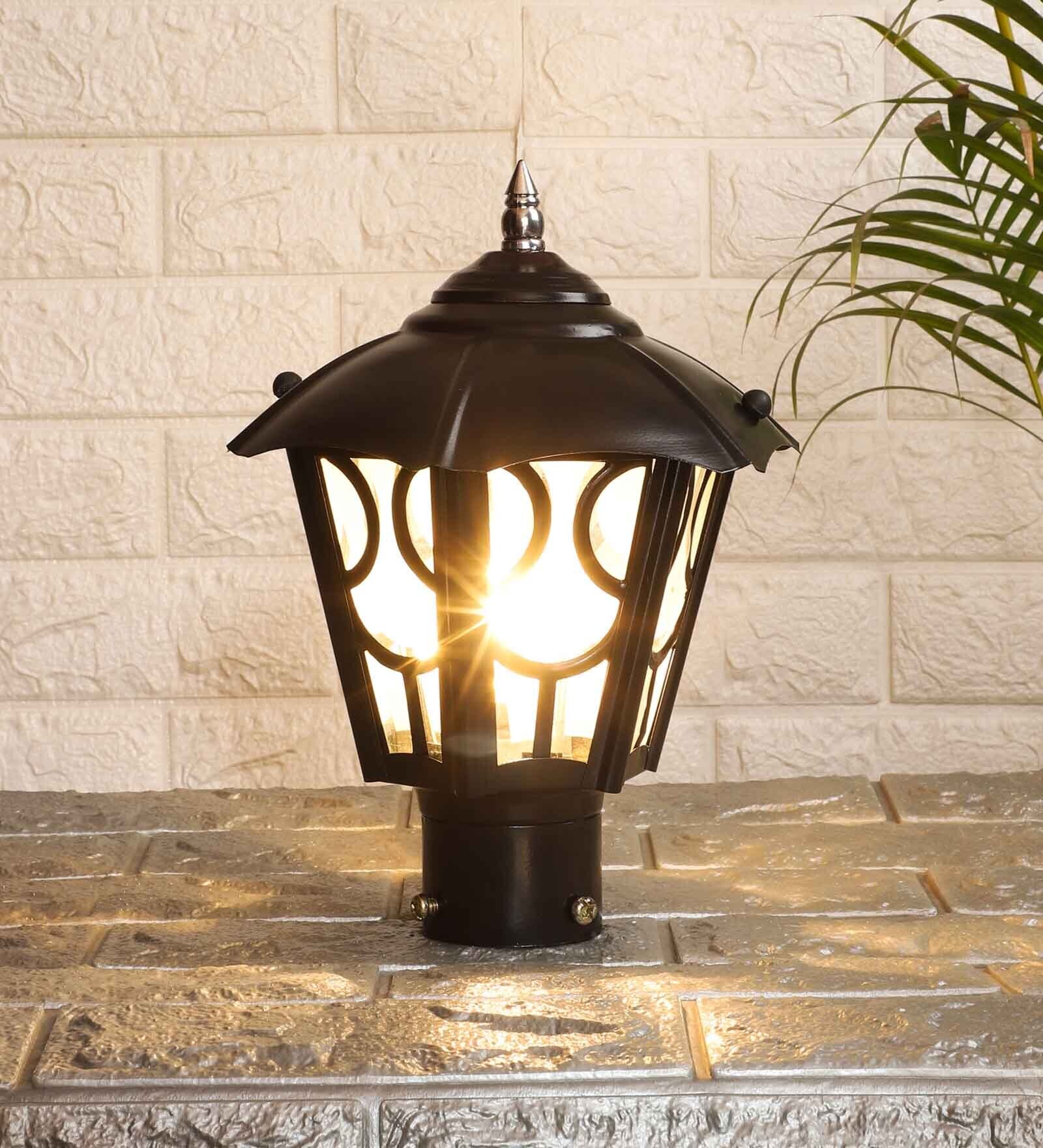 Black Metal Gate Light