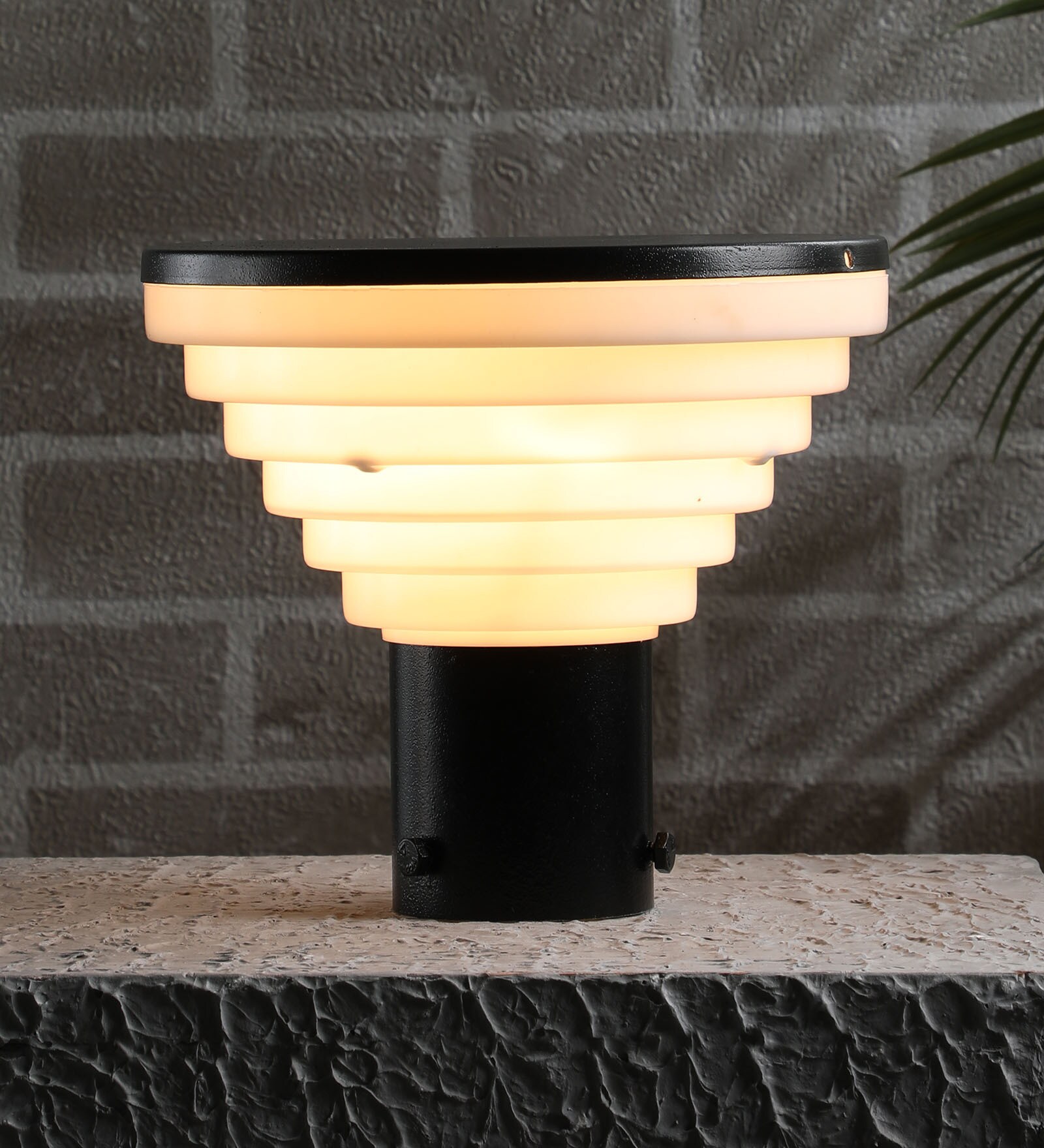 Vector Black Metal Gate Light