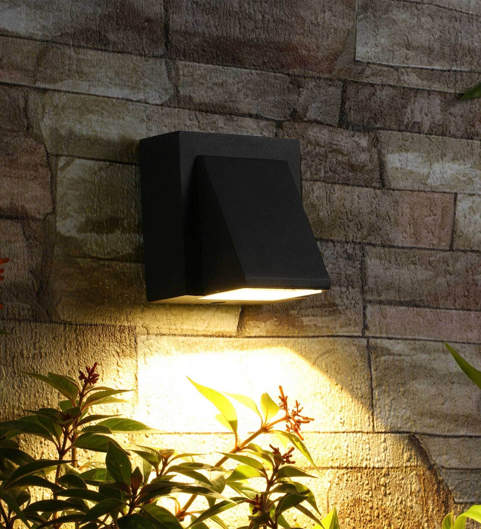 Gracy Black Metal Outdoor Wall Light