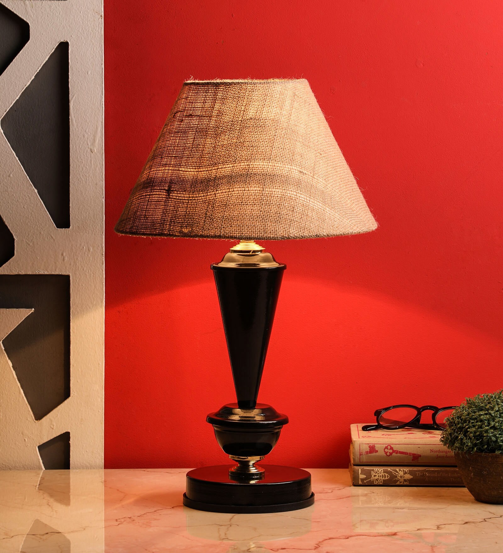 Brown Natural Fiber Shade Table Lamp With Black Base