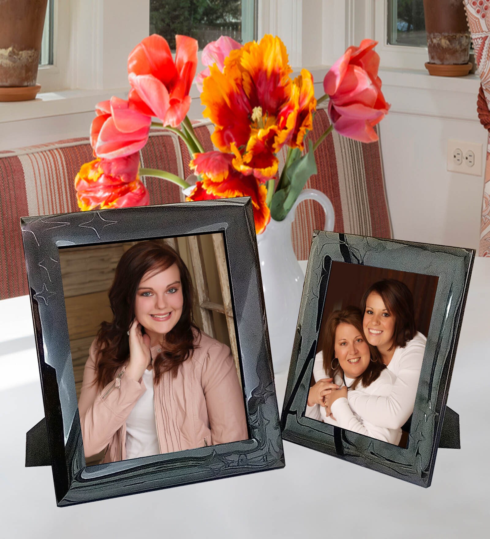 Black Metal Wall Hanging/Table Top Photo Frames, Set of 2