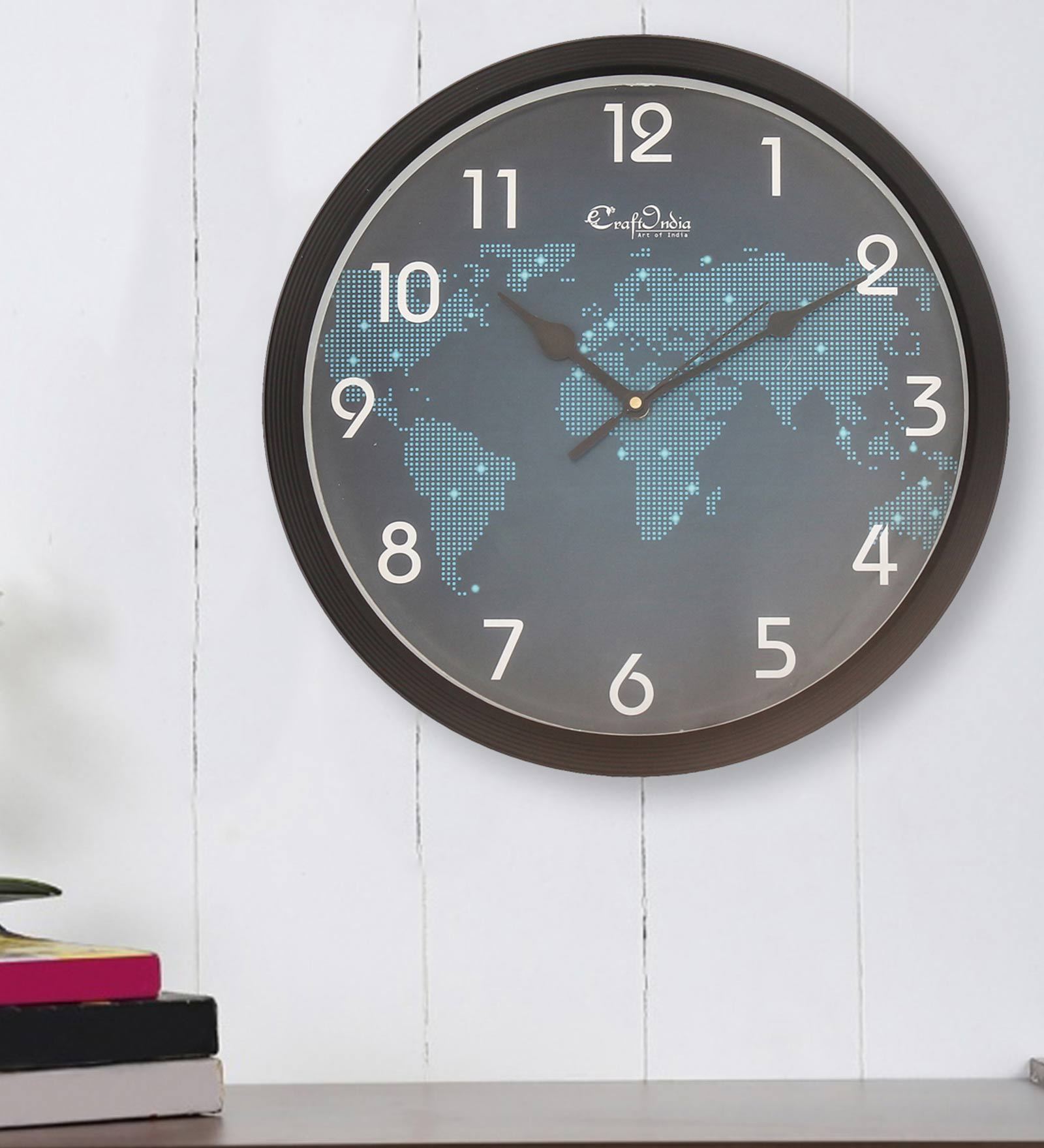 Black Plastic Analog Designer Wall Clock