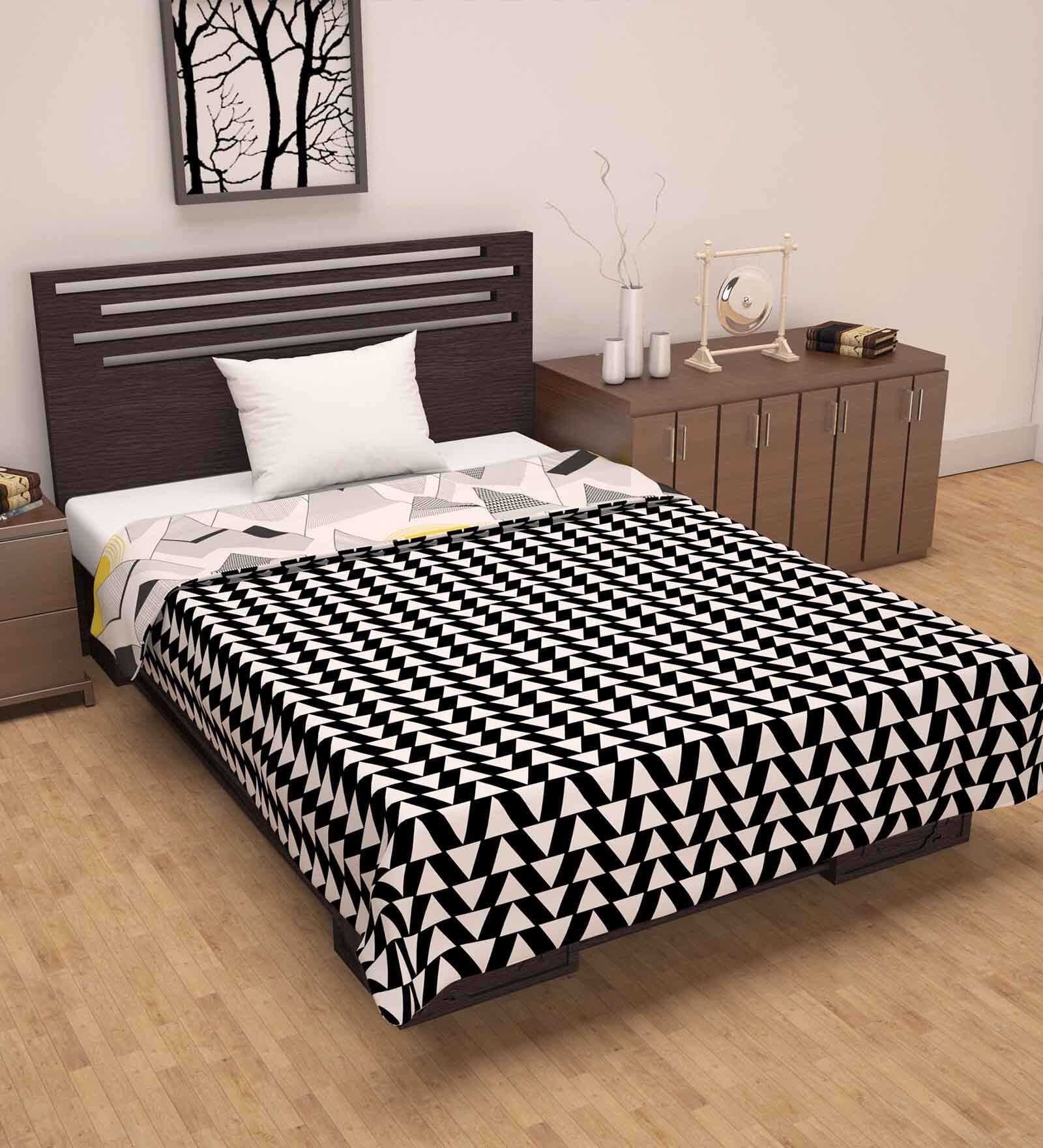 Black Polyester Patterned 120 GSM Single Bed Dohar