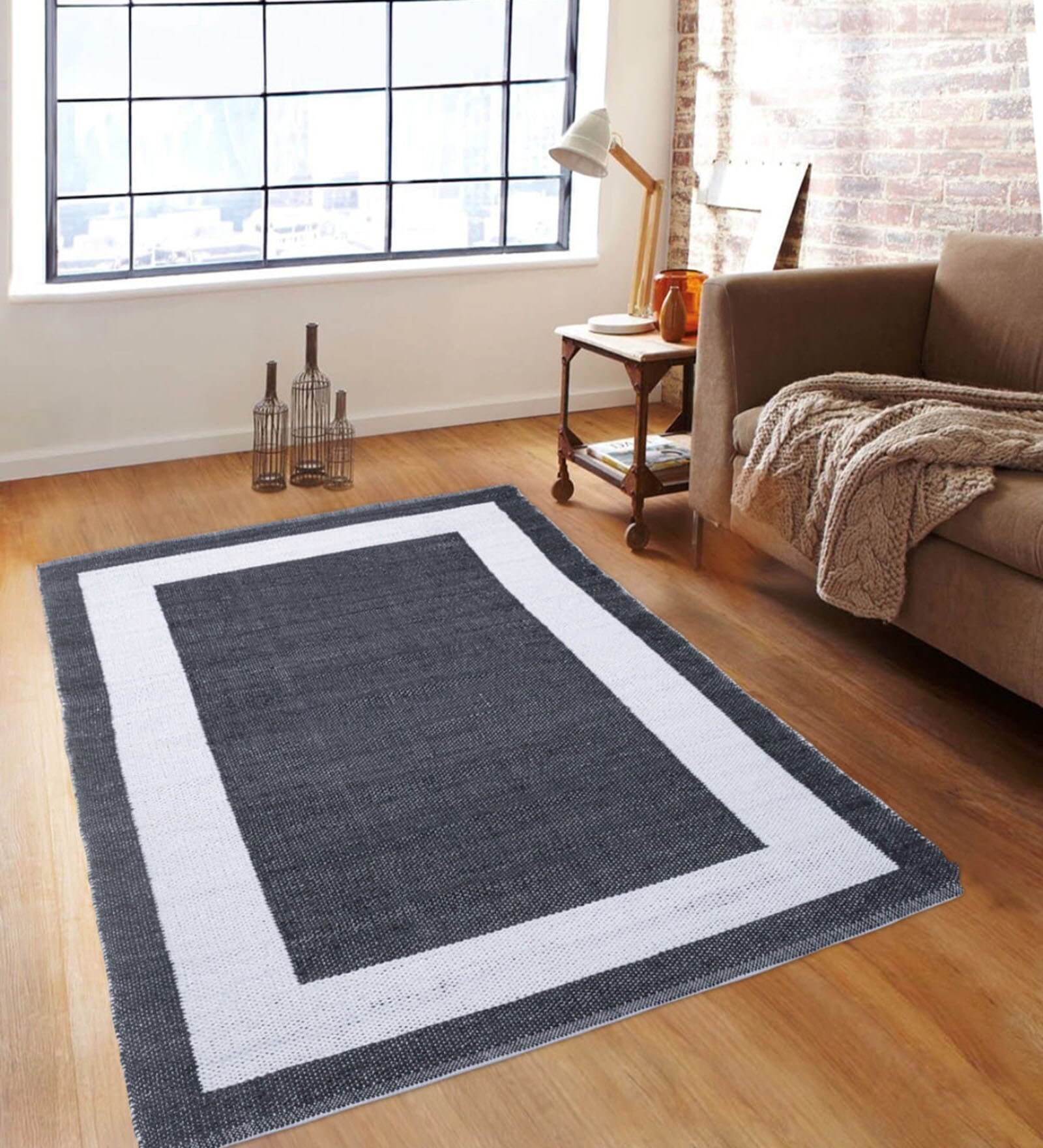 Black Polypropylene Geometric 4 x 6 Feet Dhurrie