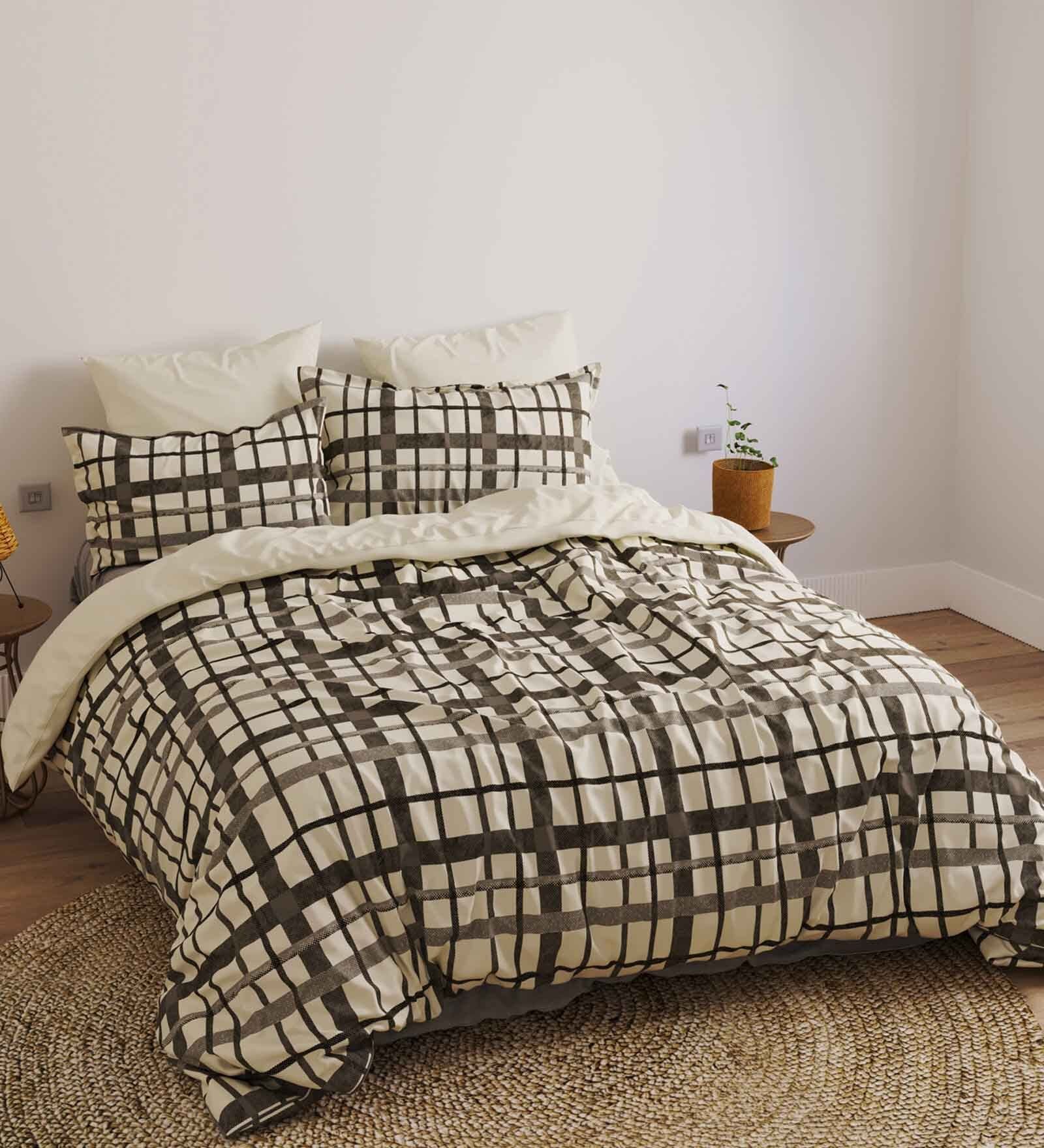 Black Printed 180 TC Pure Cotton King Sized Bedsheet with 2 Pillow Covers