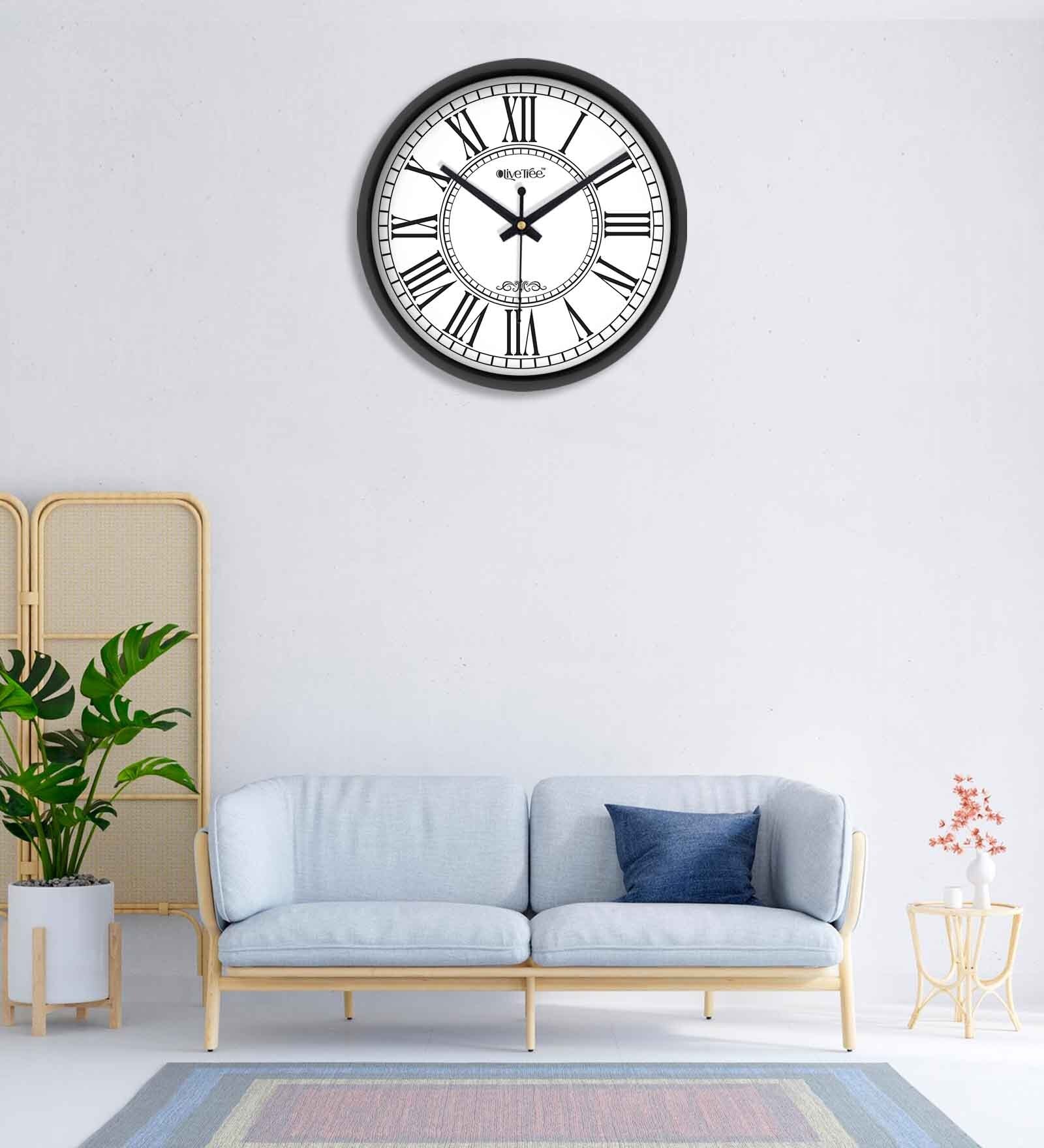 Black Round 8 Inches Plastic Table Clock
