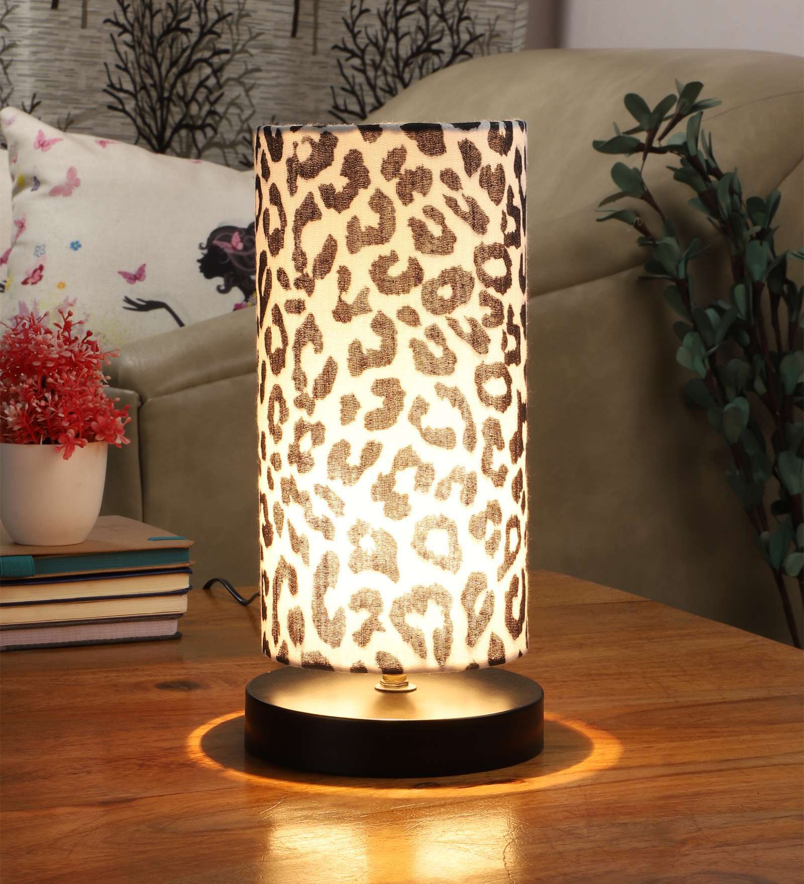Black Round Metal Base Table Lamp with Leopard Print Shade