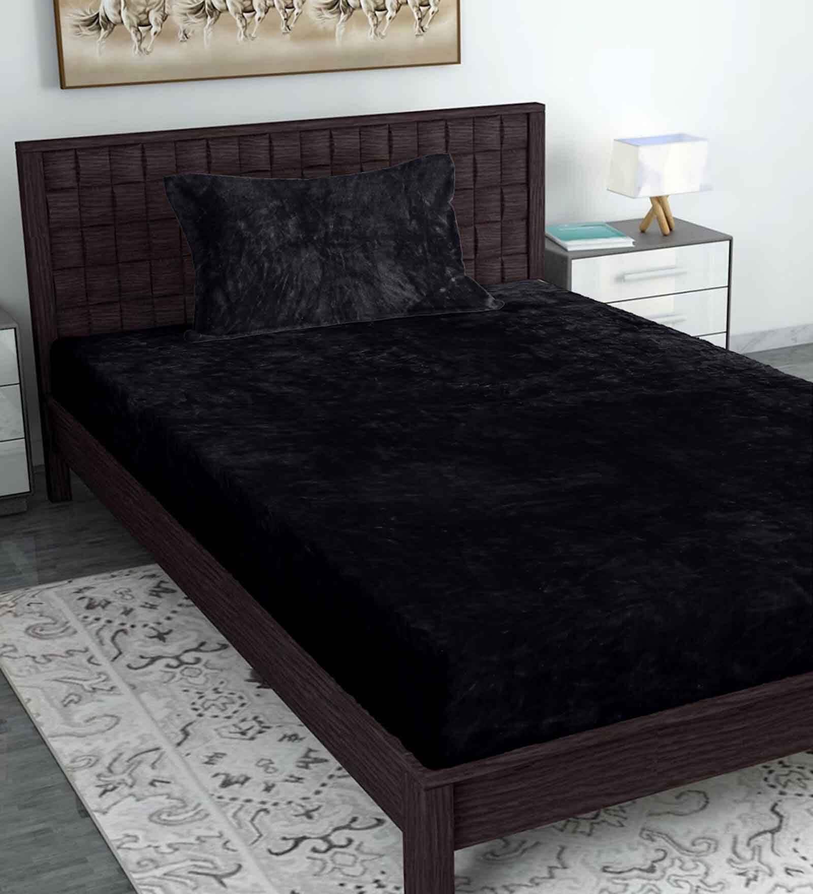 Black Solid 300 TC Yarn Single Fitted Bedsheet With 1 Pillow Cover