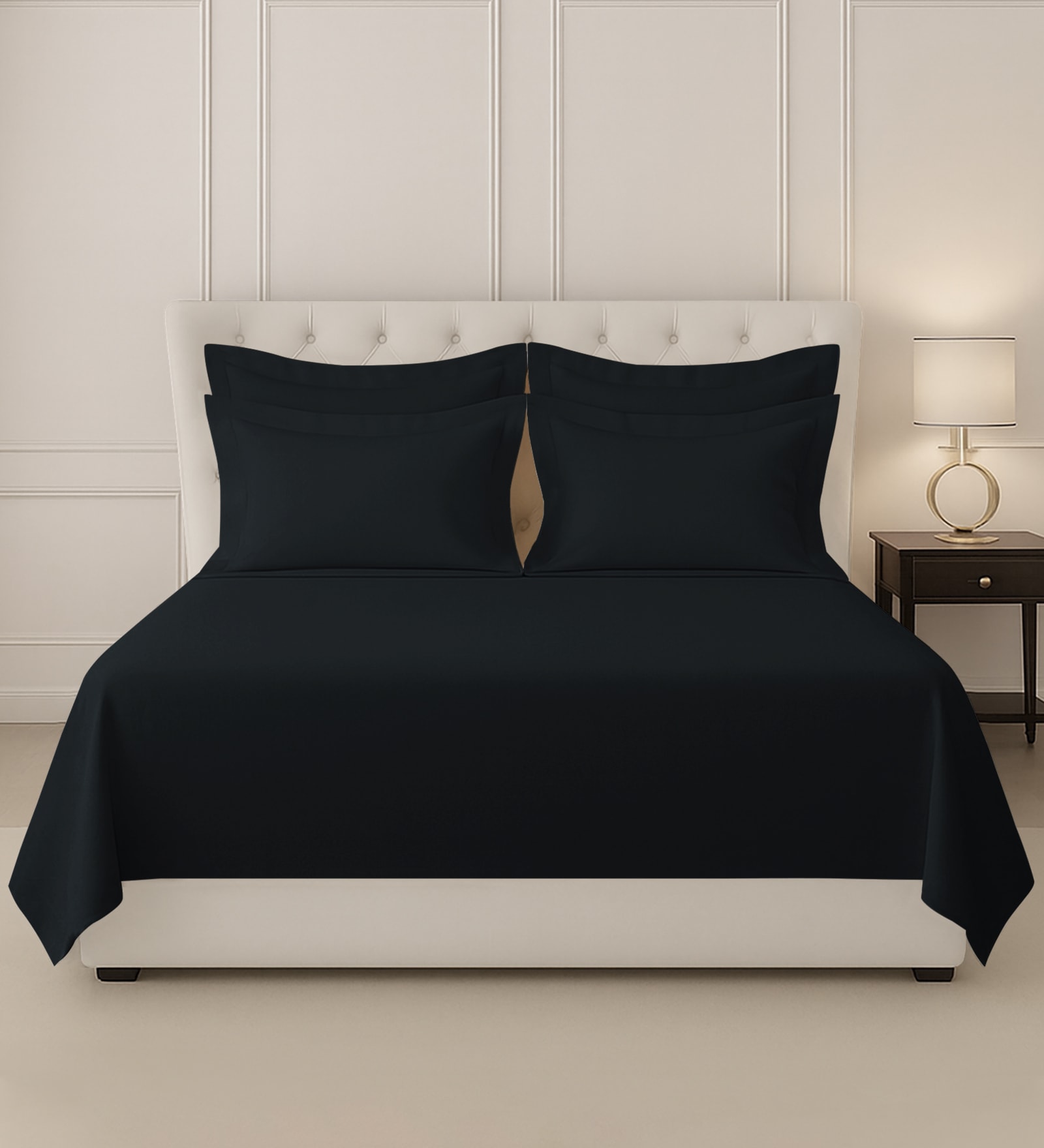 Black Solid 400 TC Cotton Super King Sized Bedsheet with 4 Pillow Covers