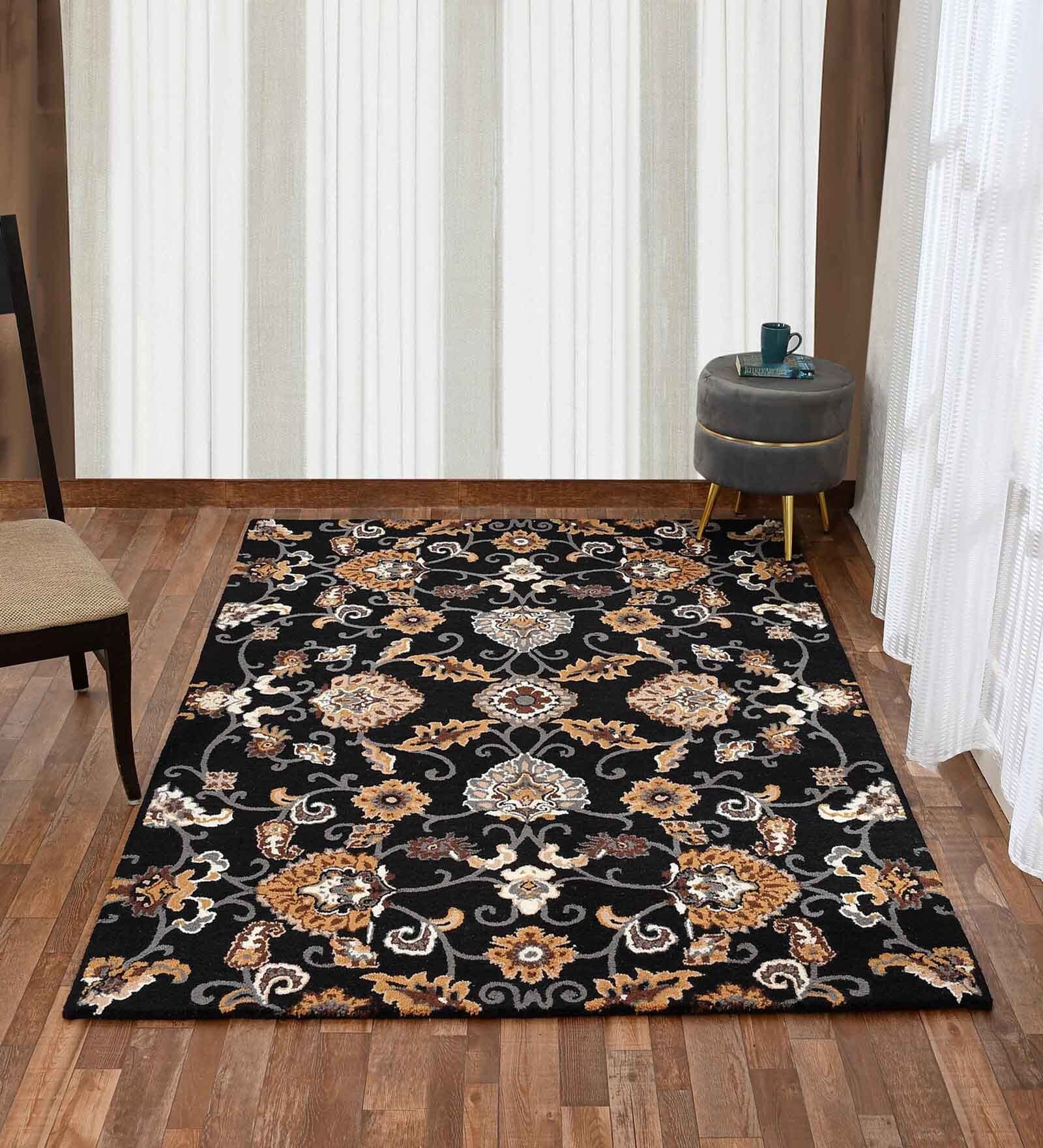 Black Traditional Wool 5 ft x 7 ft Hand Tufted Carpet