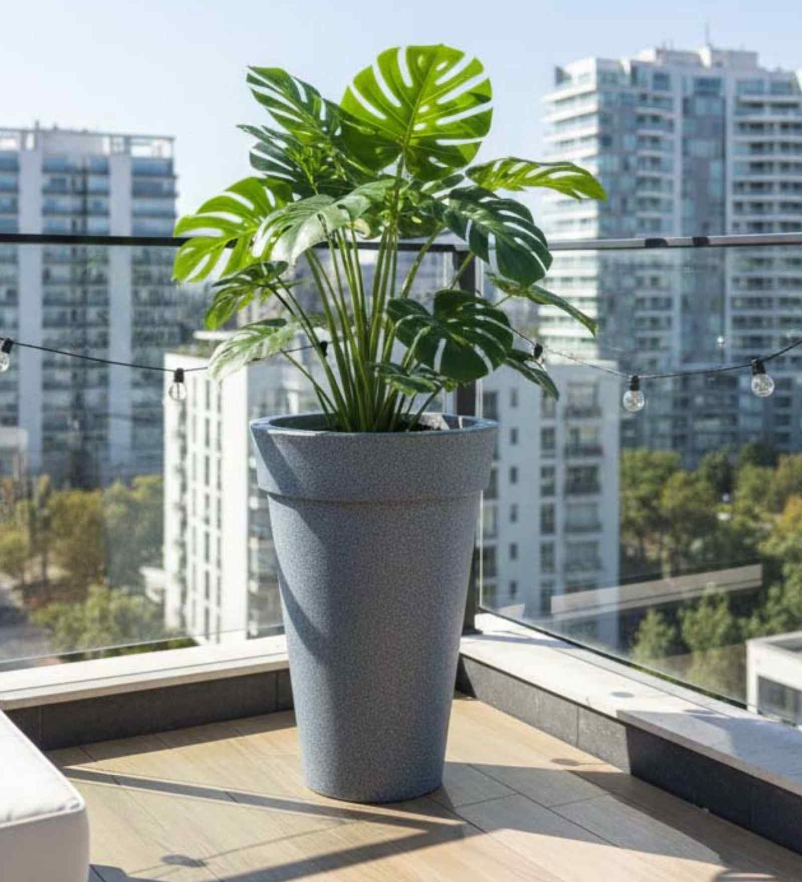 Grey Bloom Mosaic Ribbed Planter