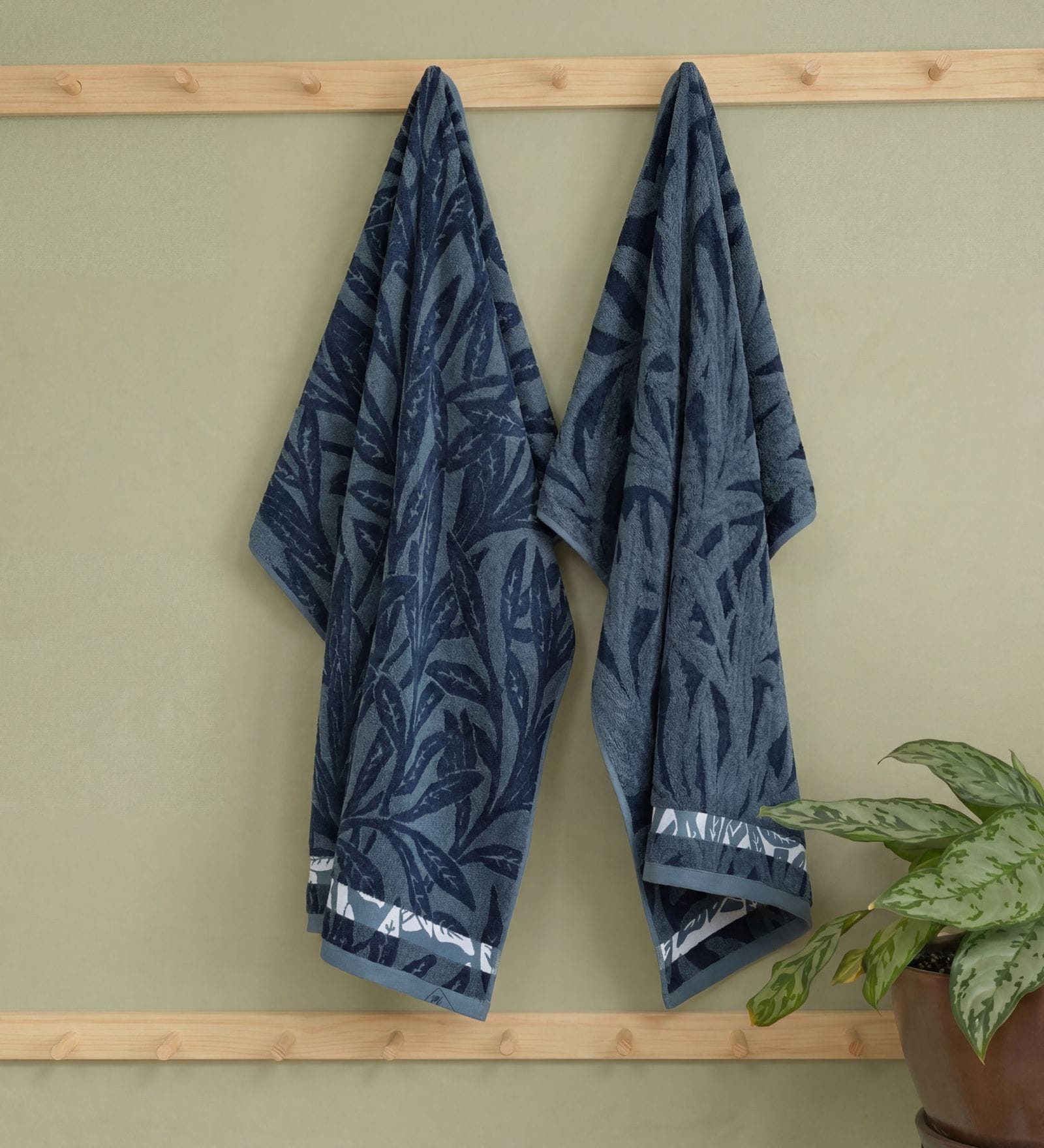 Blue 100% Cotton 630 Gsm Bath Towel