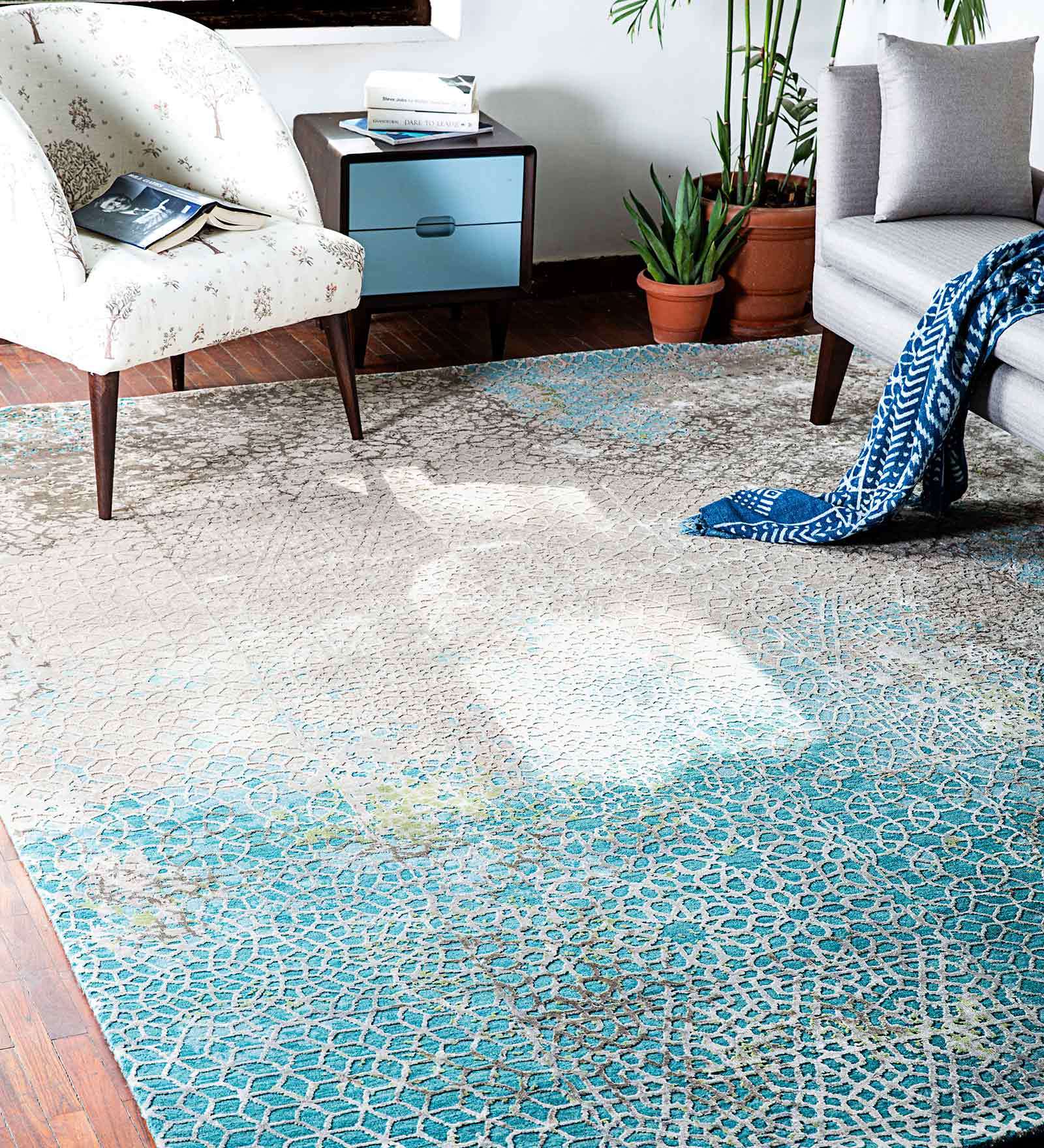 Blue Abstract Pattern Bamboo Silk Hand Knotted 4 x 6 Feet Carpet