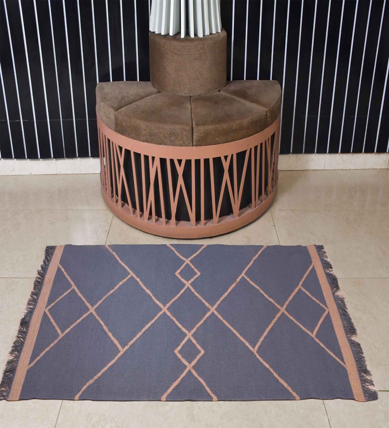 Blue colour Gemetrical Chocho 2.7x5.11 Feet Hand Woven Carpet