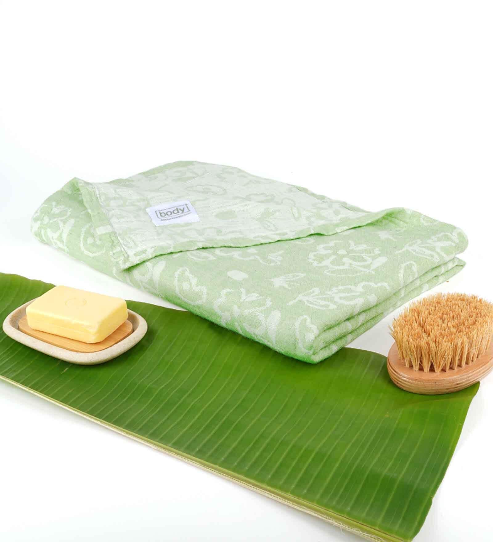 Green Banana Jacquard Floral 250 GSM Bath Towel