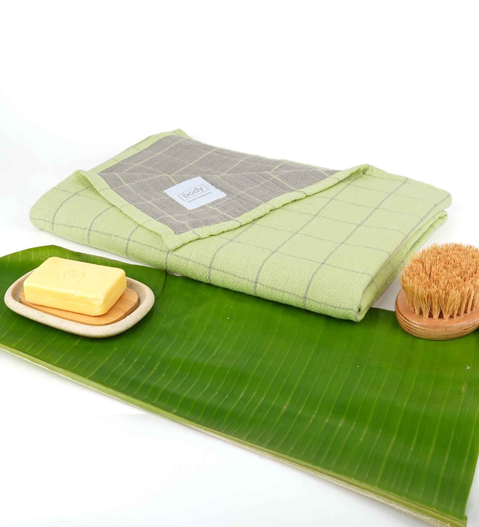 Green Banana Double Cloth Checkered 300 GSM Bath Towel